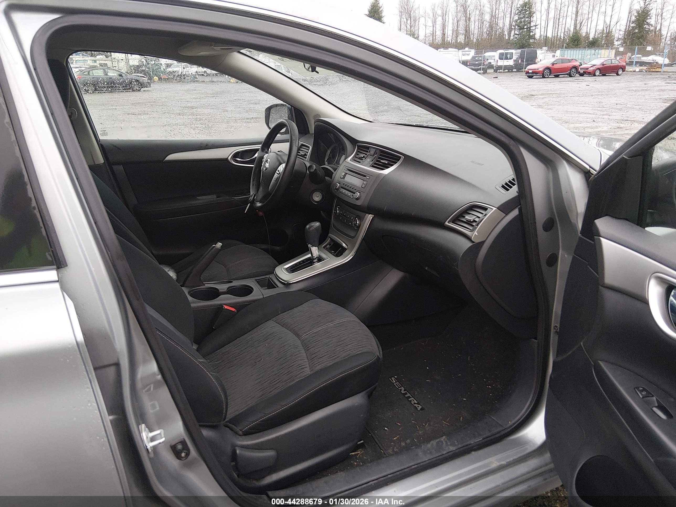 NISSAN SENTRA image 5