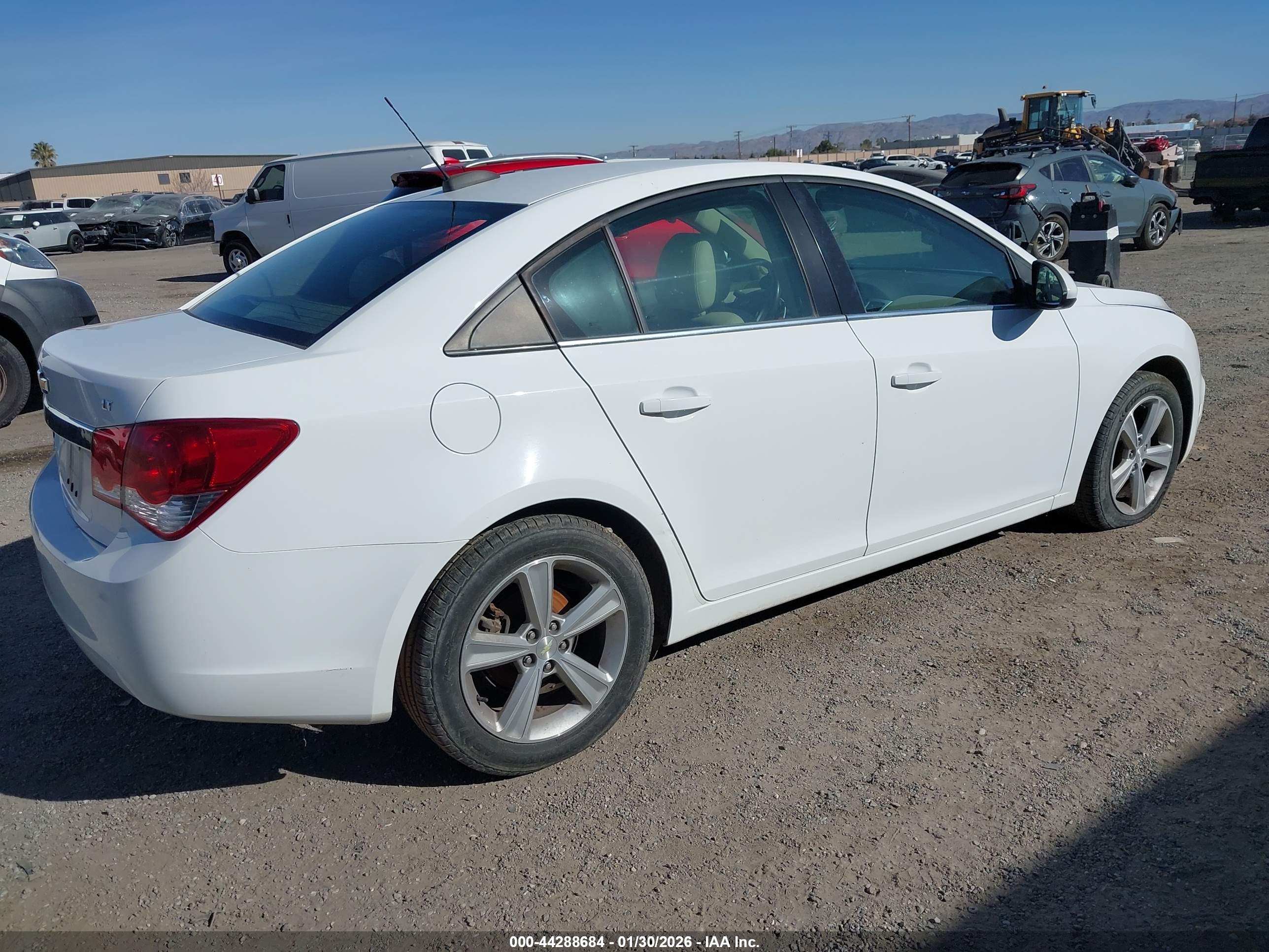 CHEVROLET CRUZE image 4