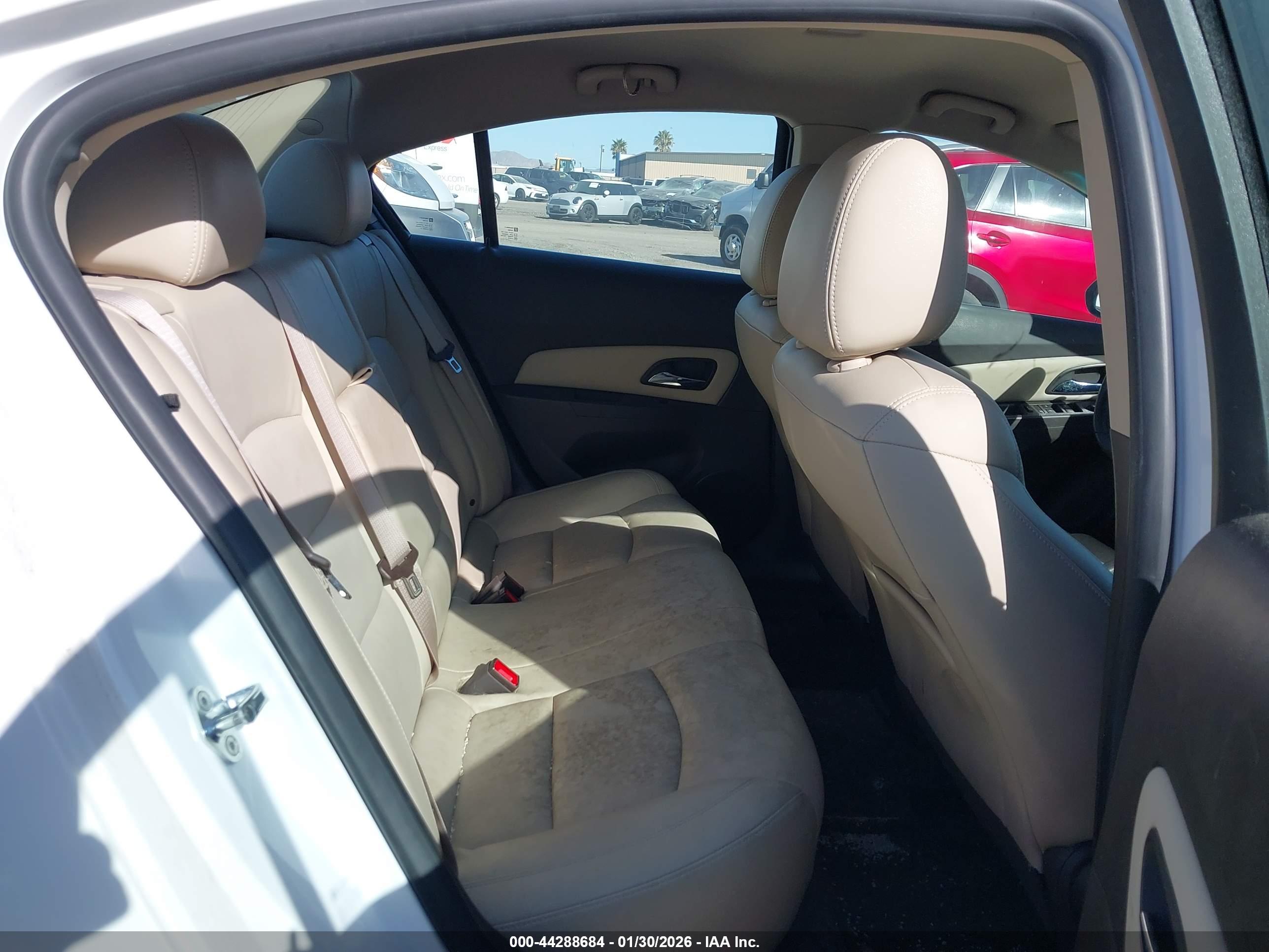 CHEVROLET CRUZE image 8