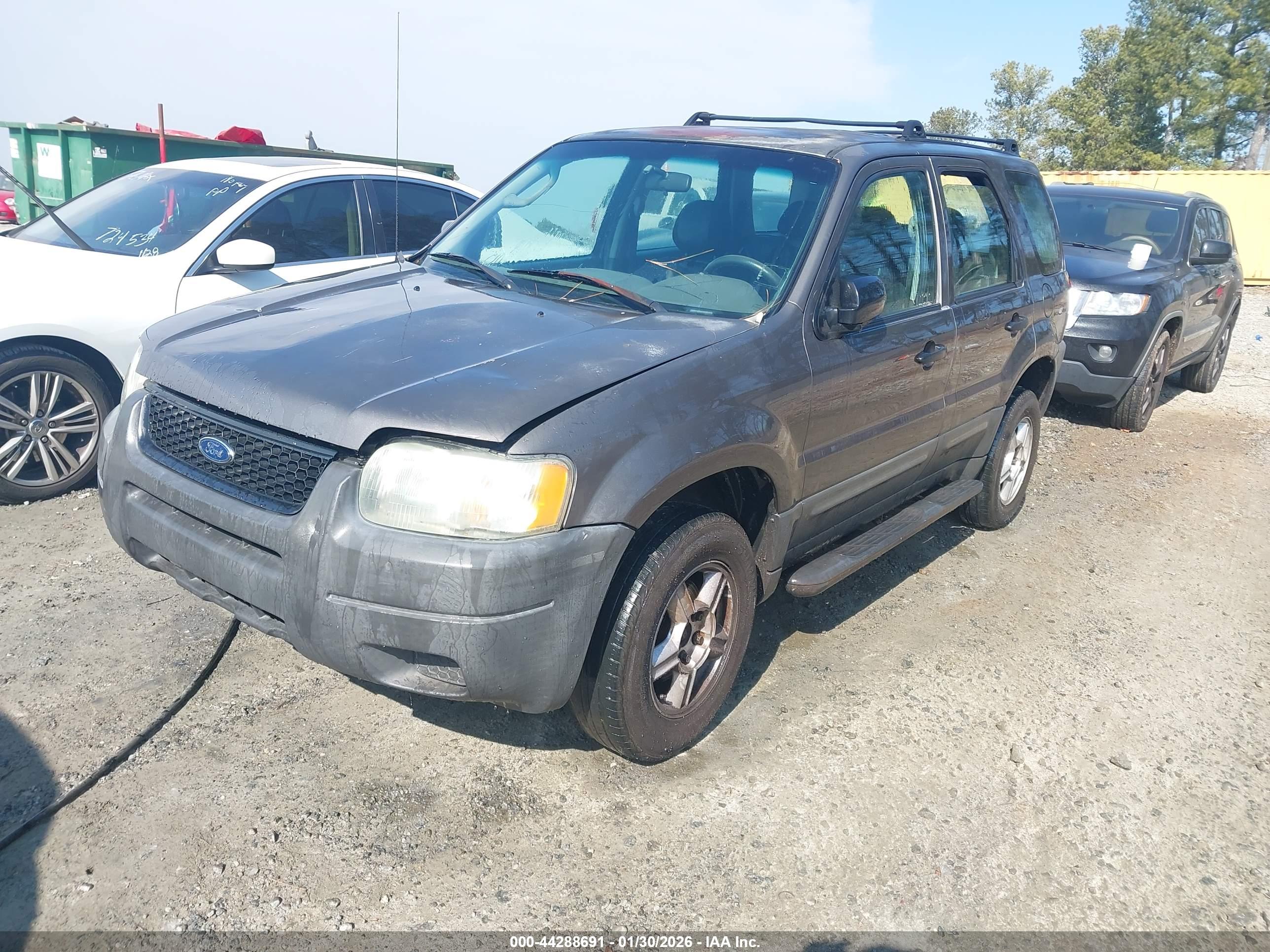 FORD ESCAPE image 2