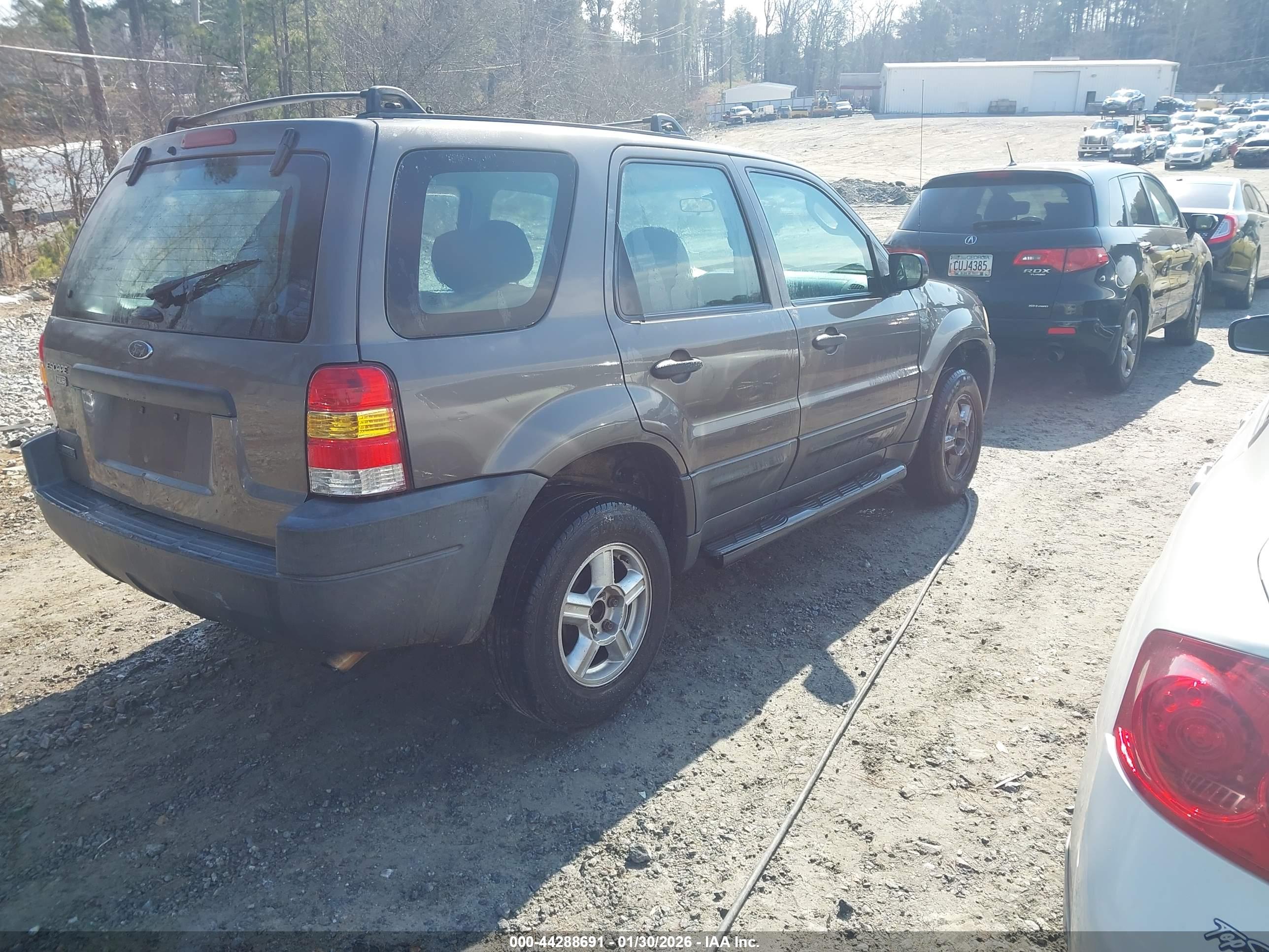 FORD ESCAPE image 4