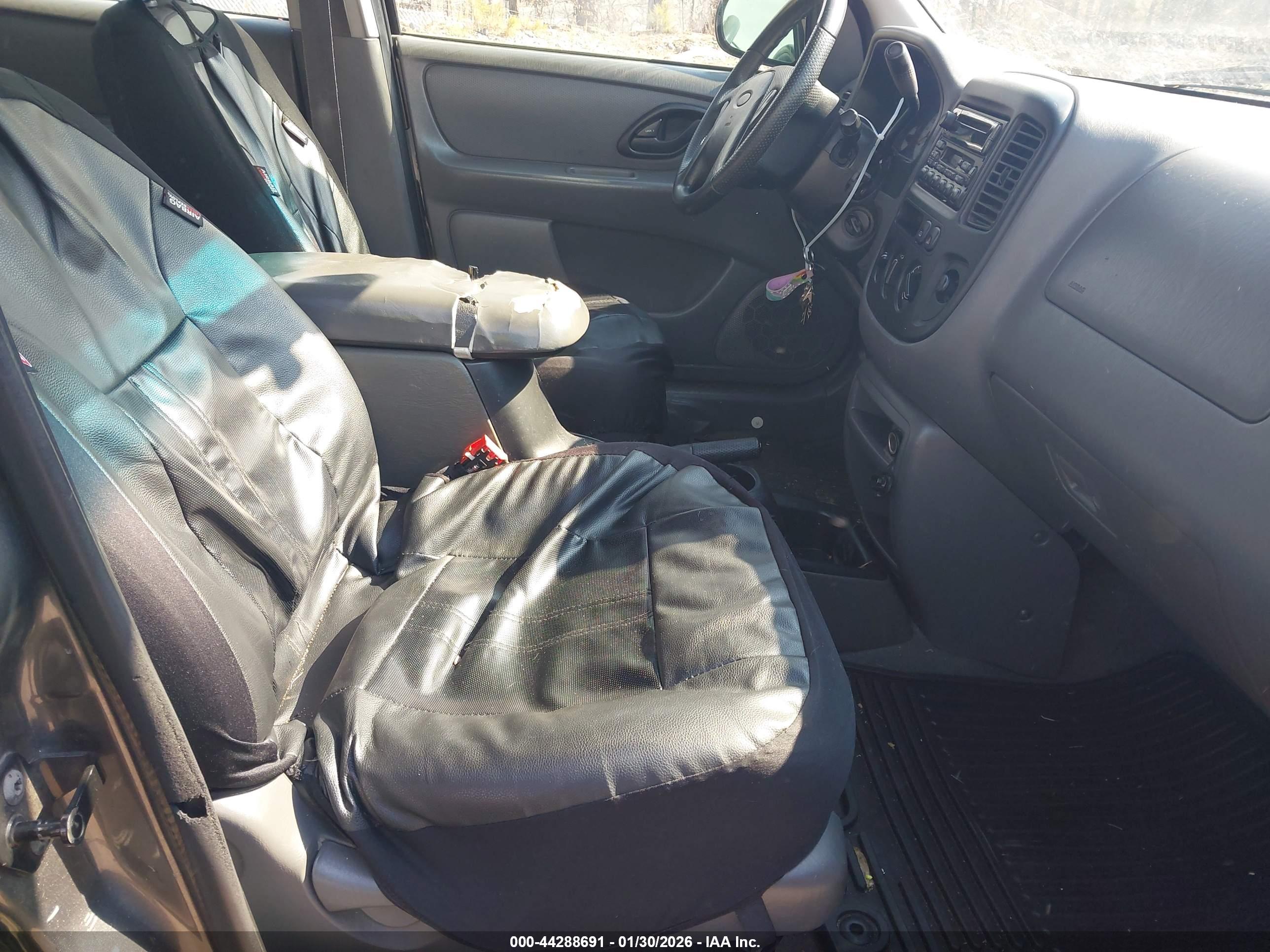 FORD ESCAPE image 5