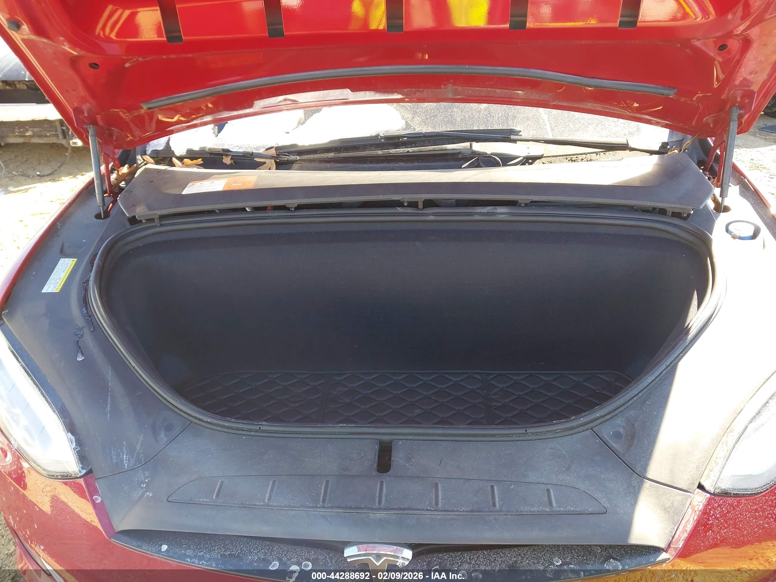 TESLA MODEL image 10