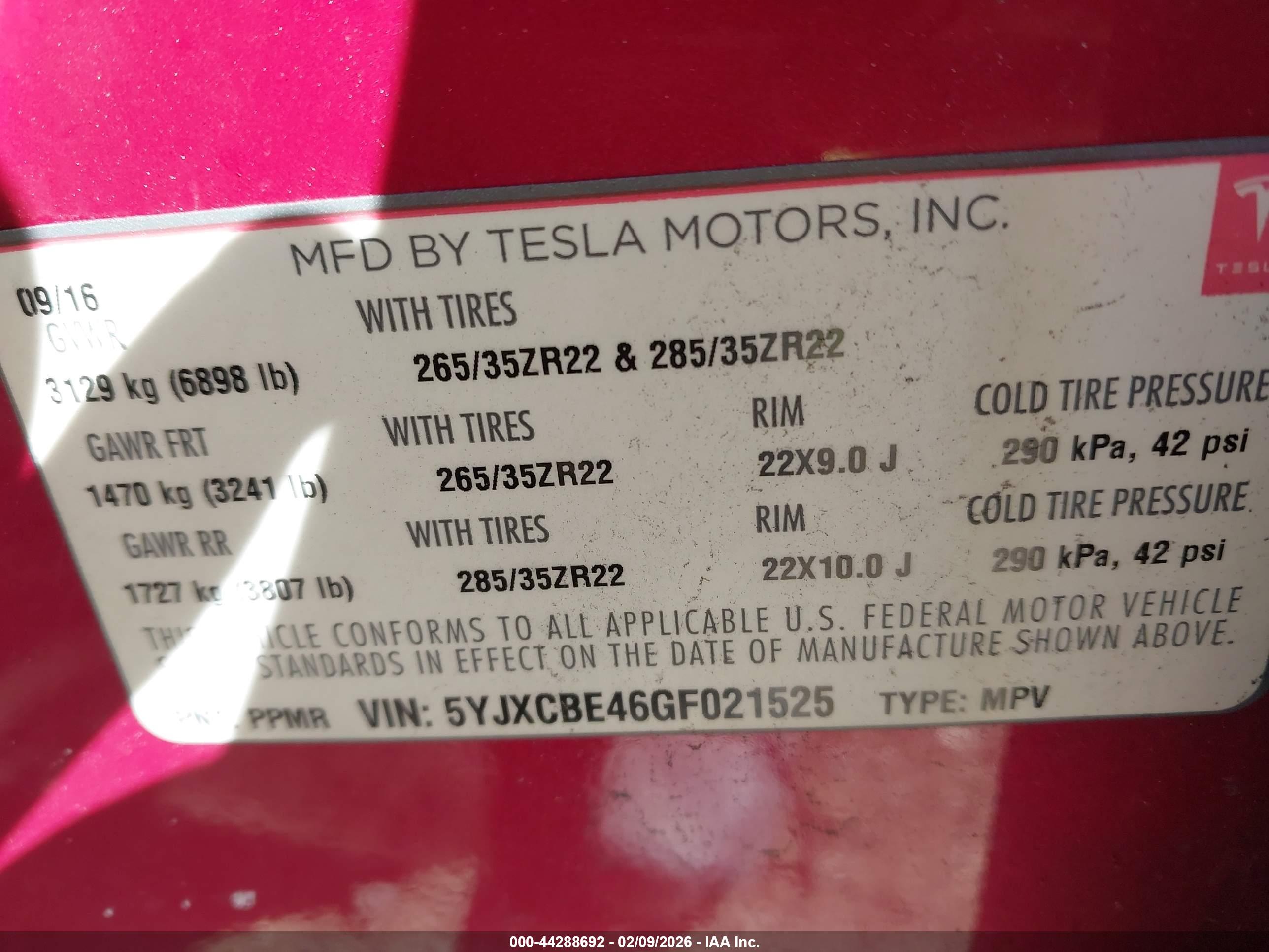 TESLA MODEL image 9