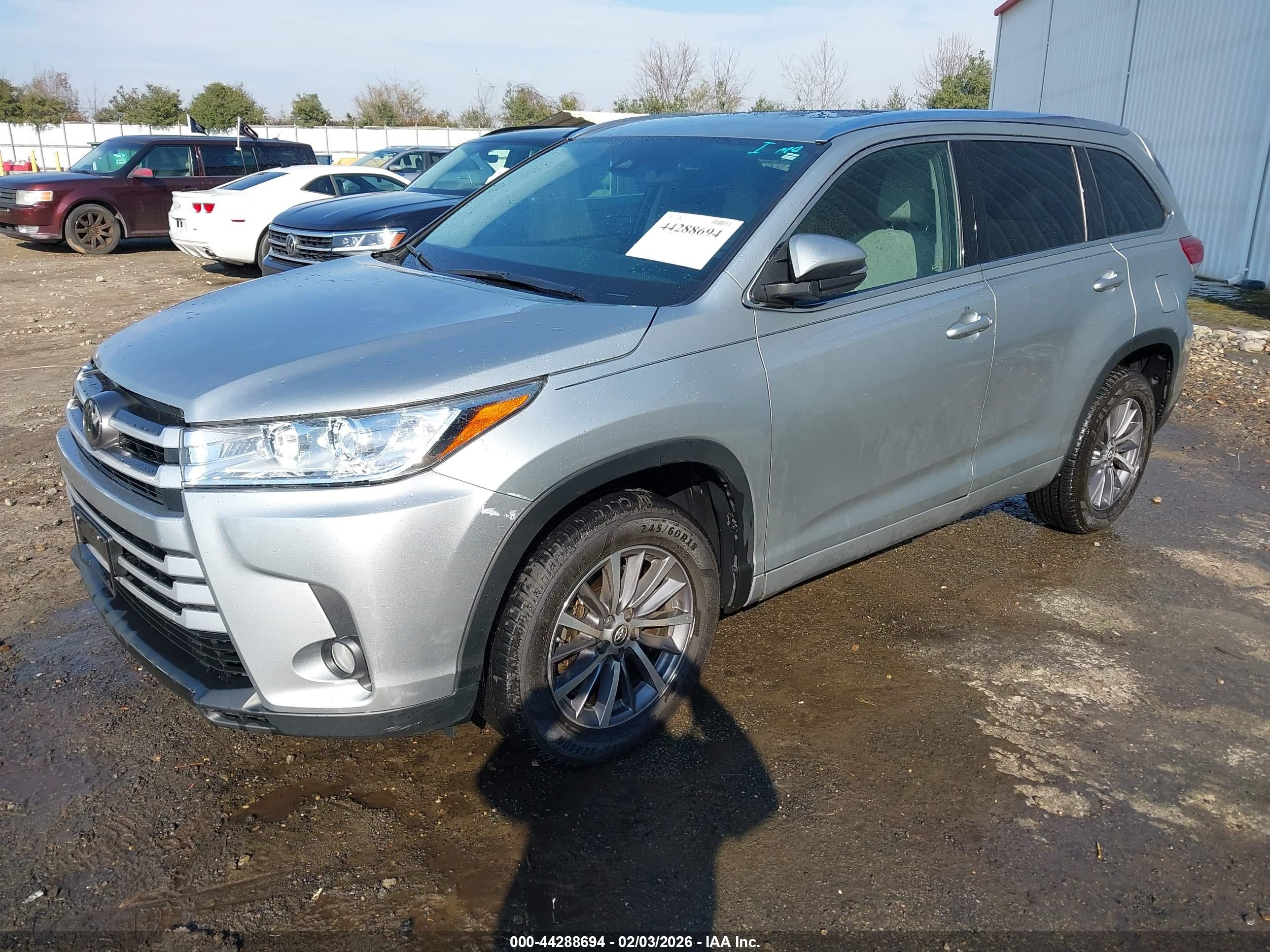 TOYOTA HIGHLANDER image 2