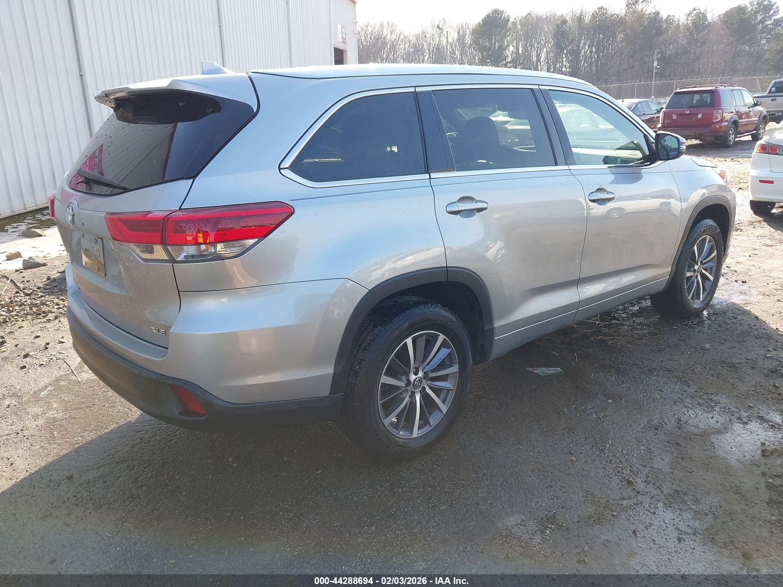 TOYOTA HIGHLANDER image 4