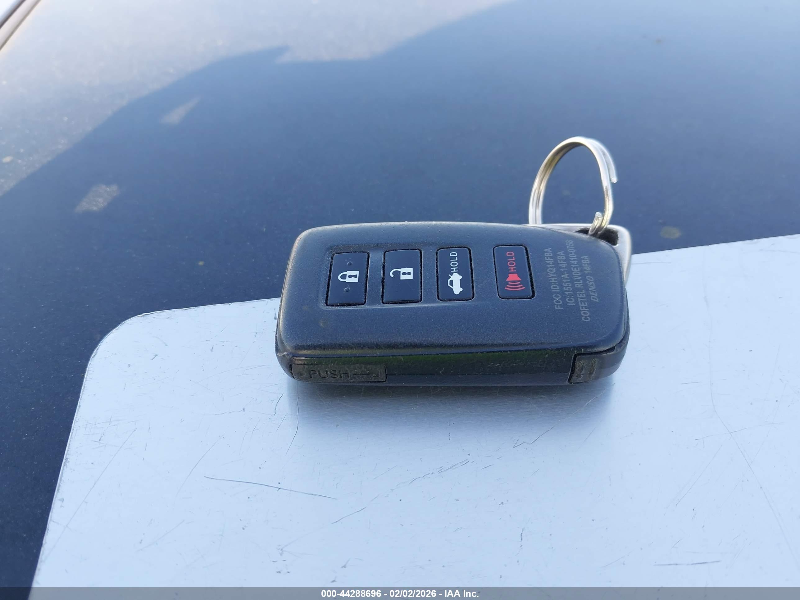 LEXUS ES image 11
