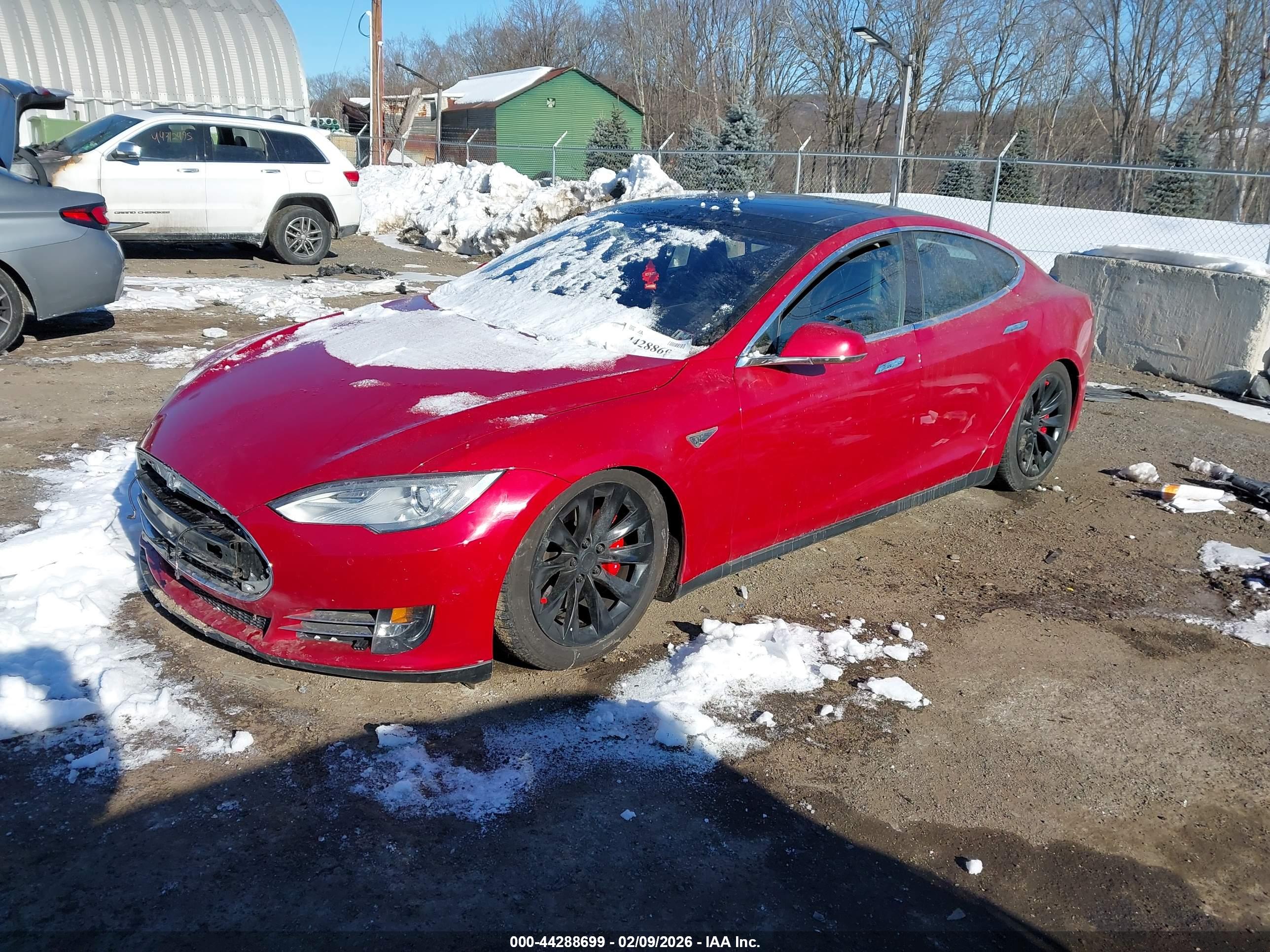 TESLA MODEL image 2