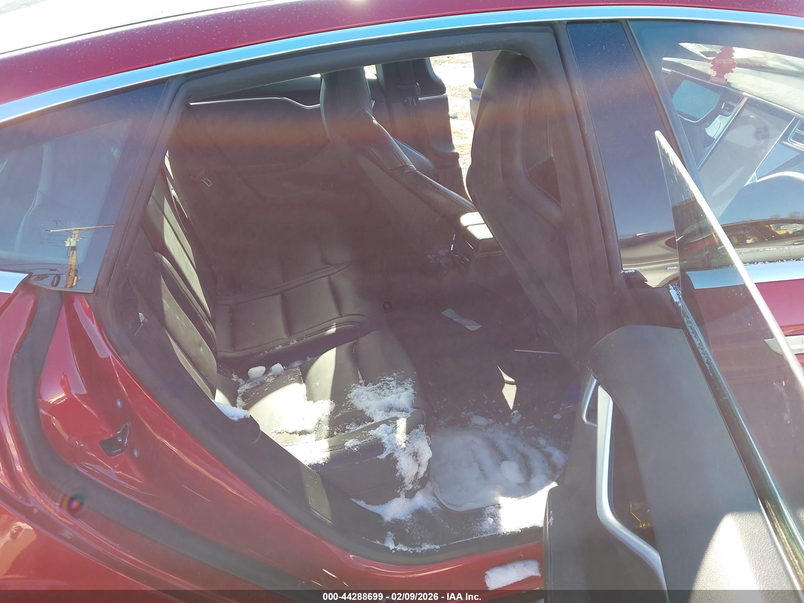 TESLA MODEL image 8
