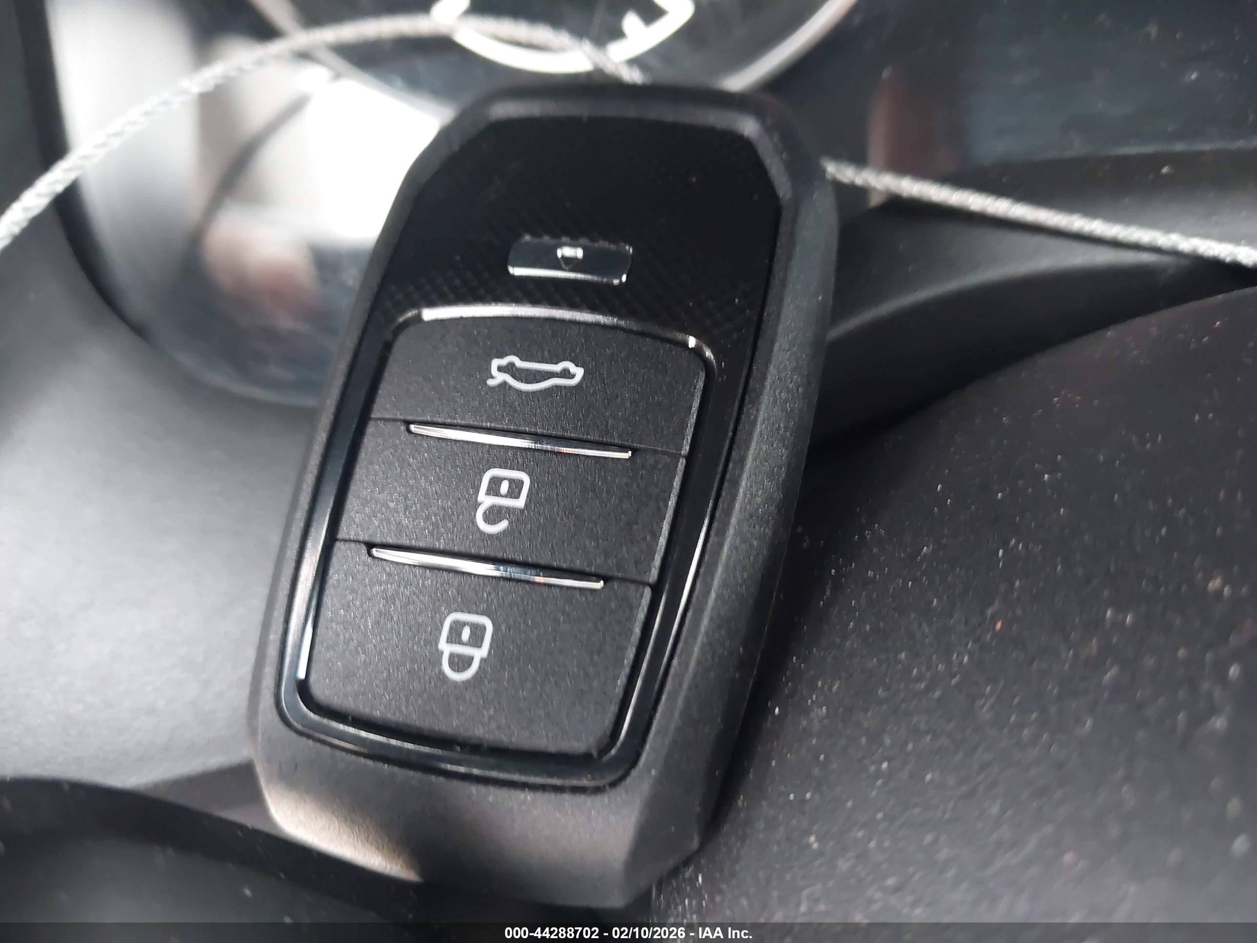 NISSAN ROGUE image 11