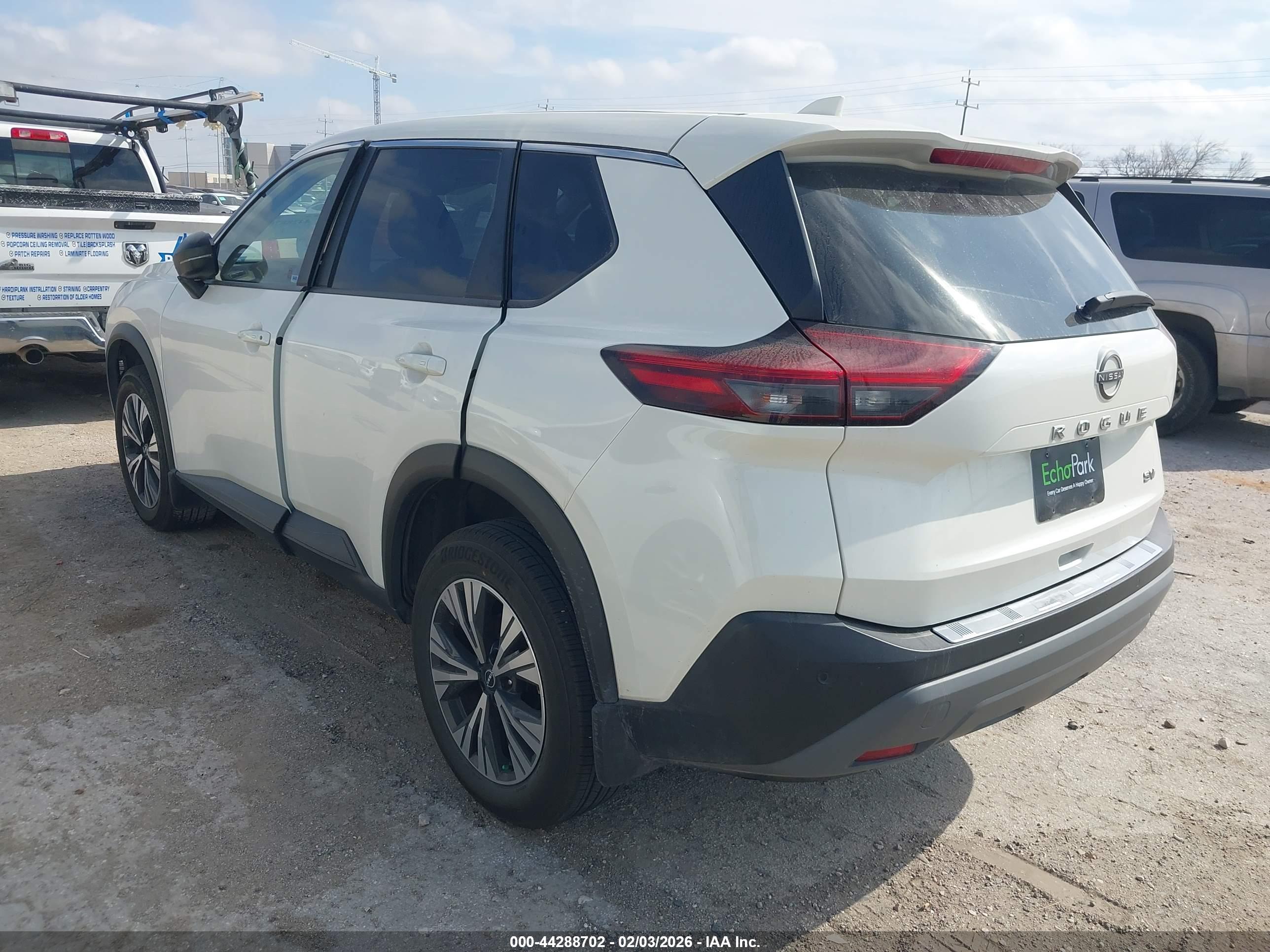 NISSAN ROGUE image 3