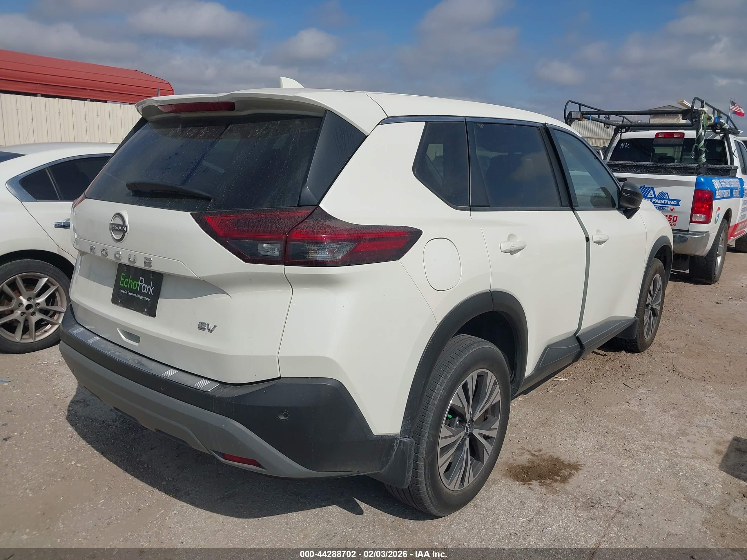 NISSAN ROGUE image 4
