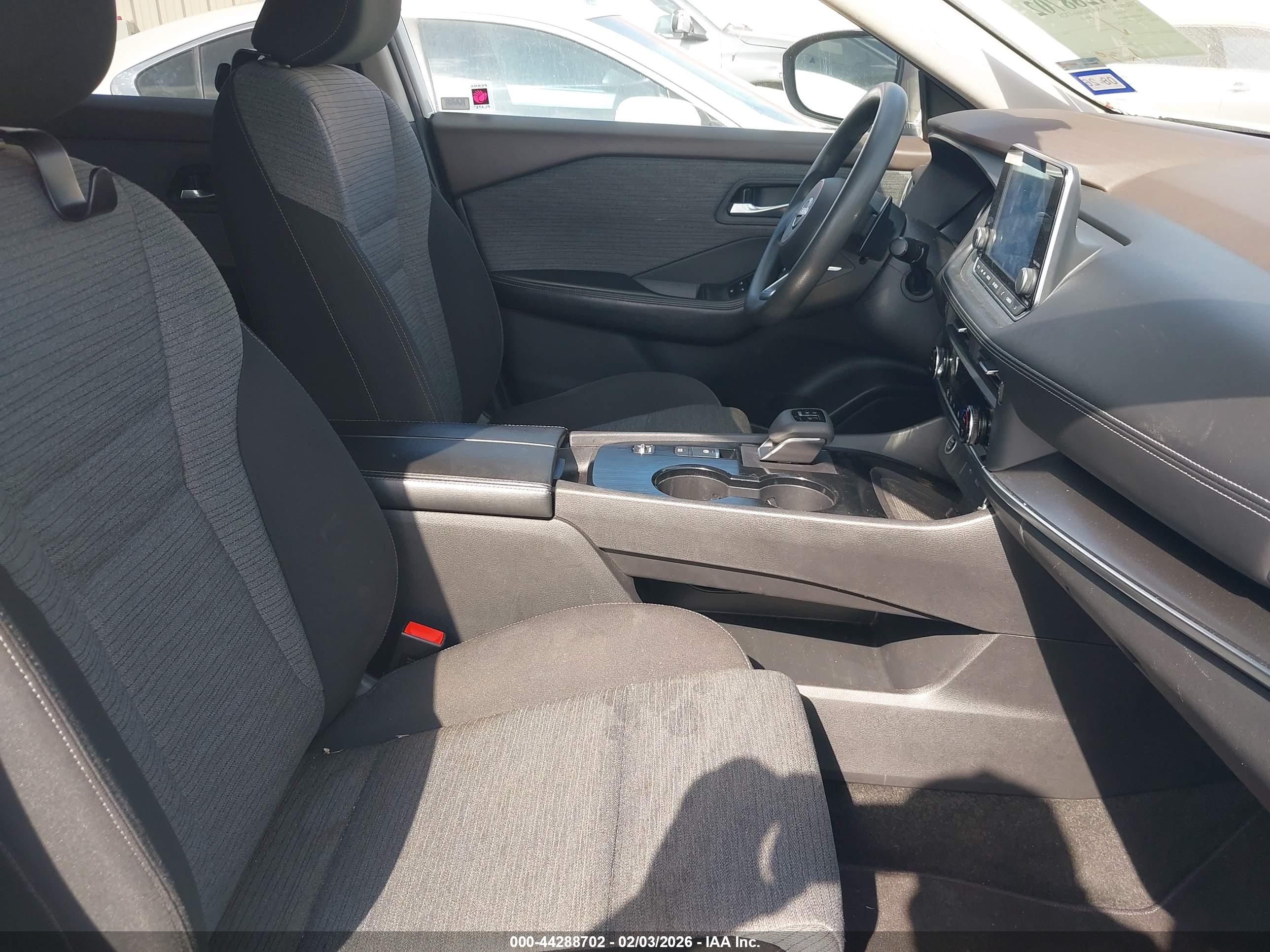 NISSAN ROGUE image 5