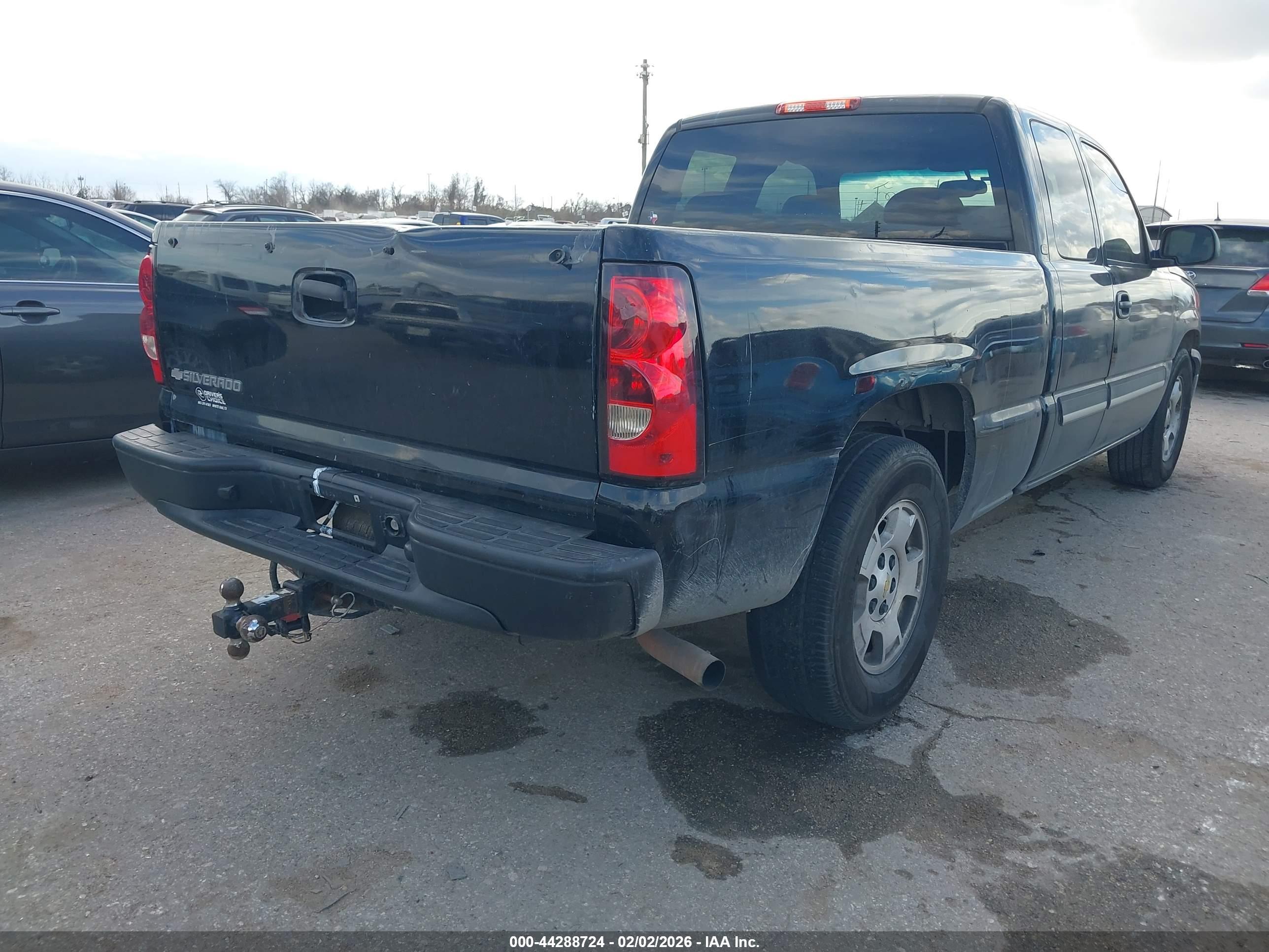 CHEVROLET SILVERADO image 4
