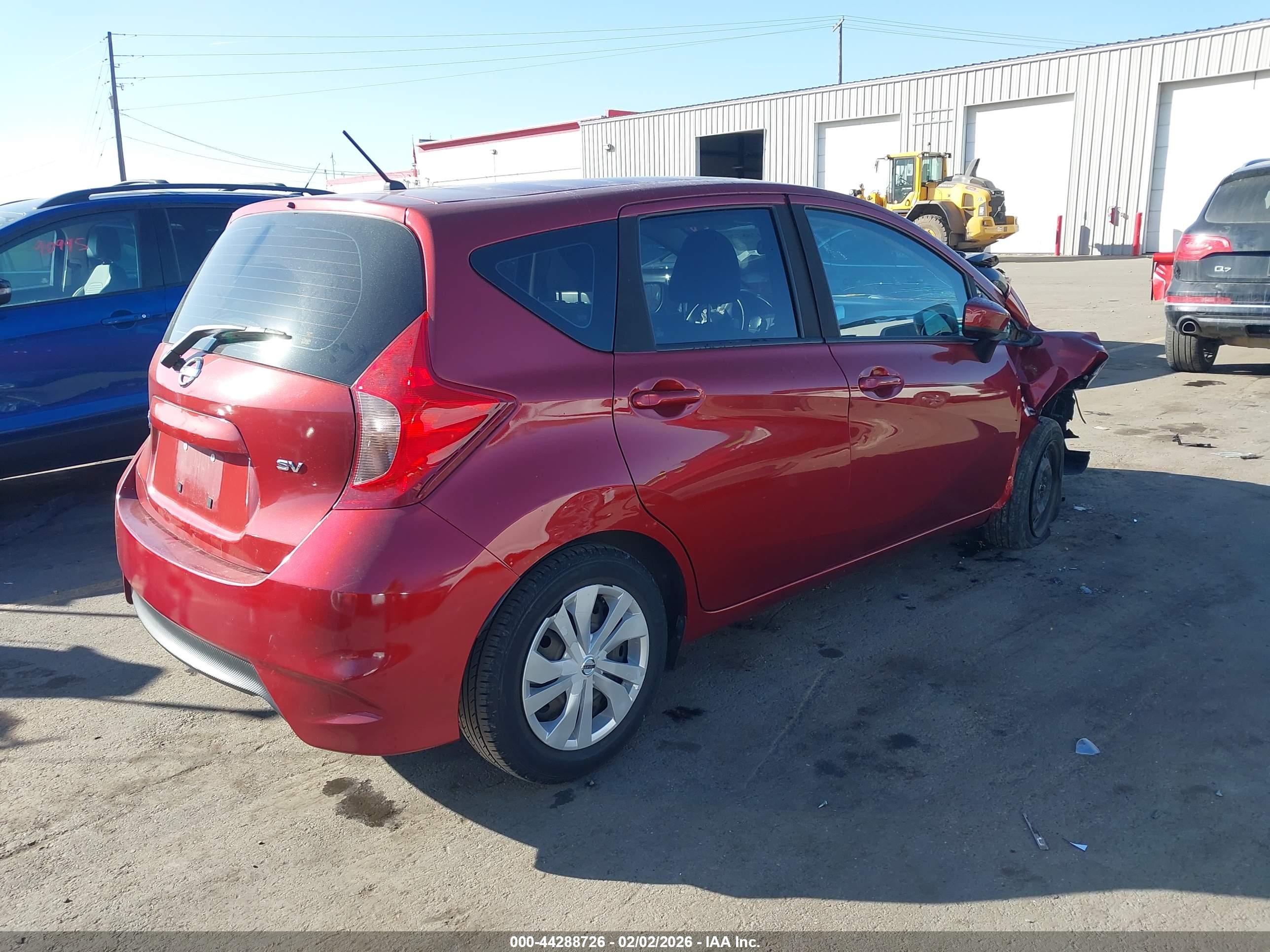 NISSAN VERSA image 4