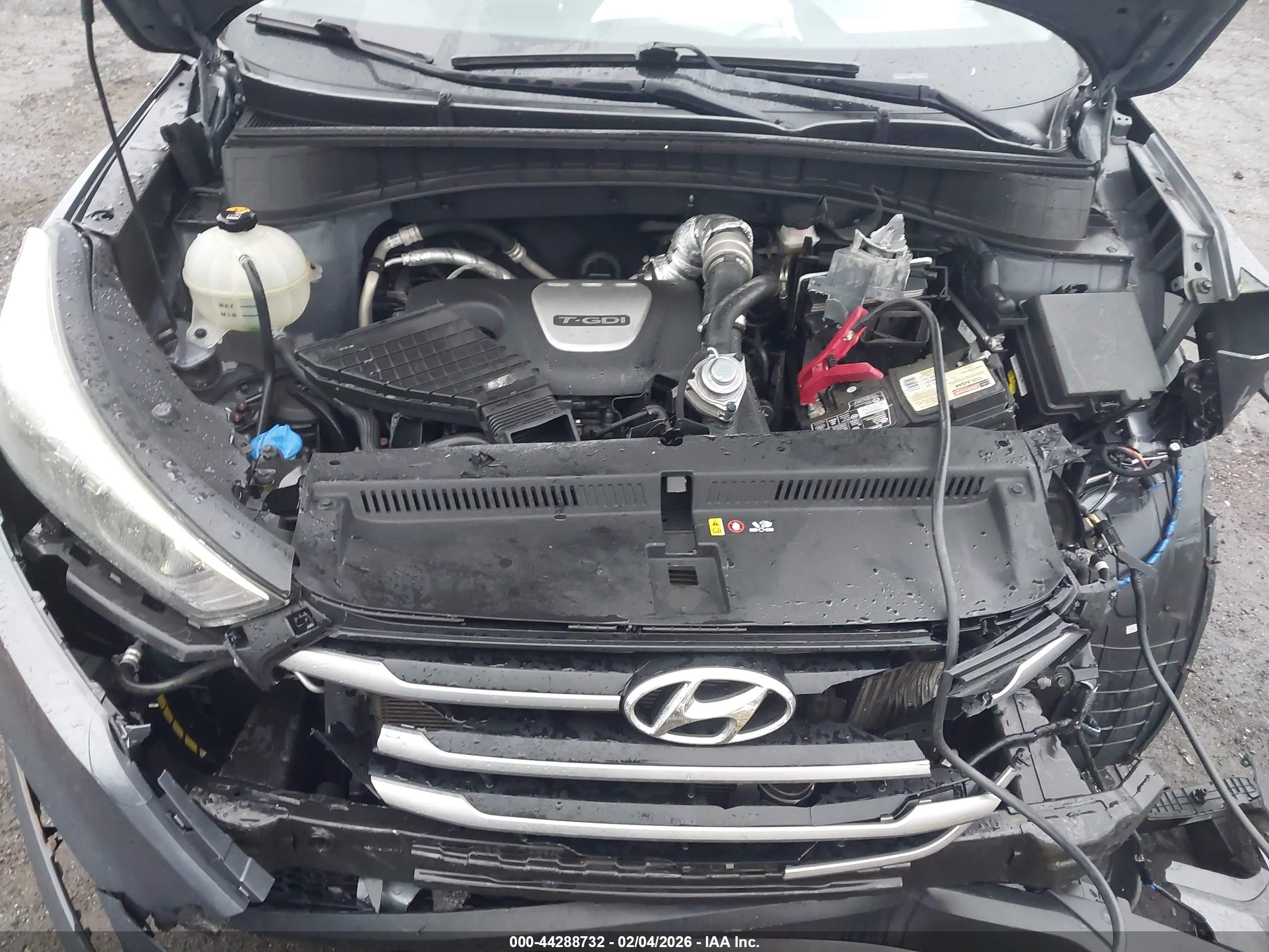 HYUNDAI TUCSON image 10