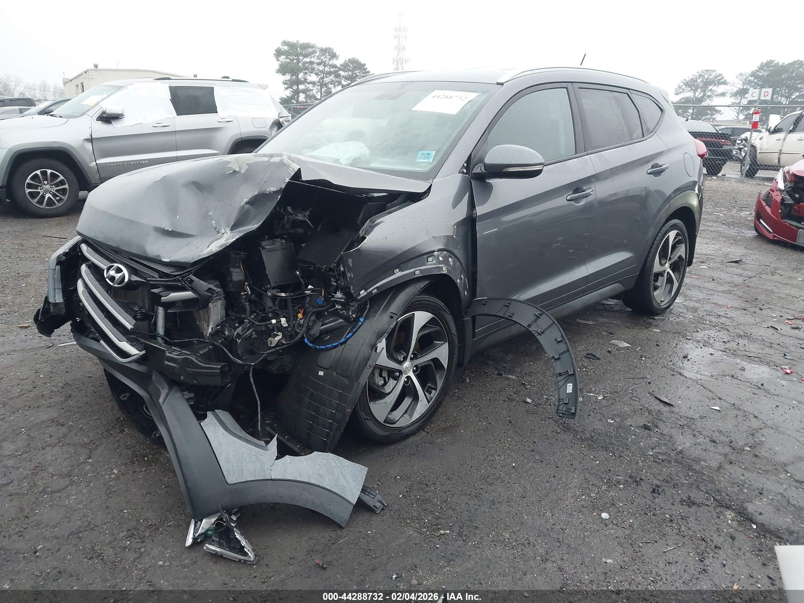 HYUNDAI TUCSON image 2
