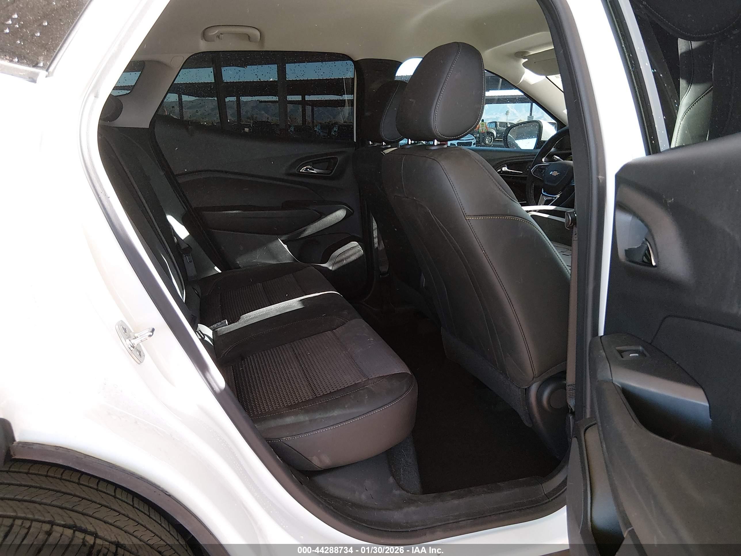 CHEVROLET TRAX image 8