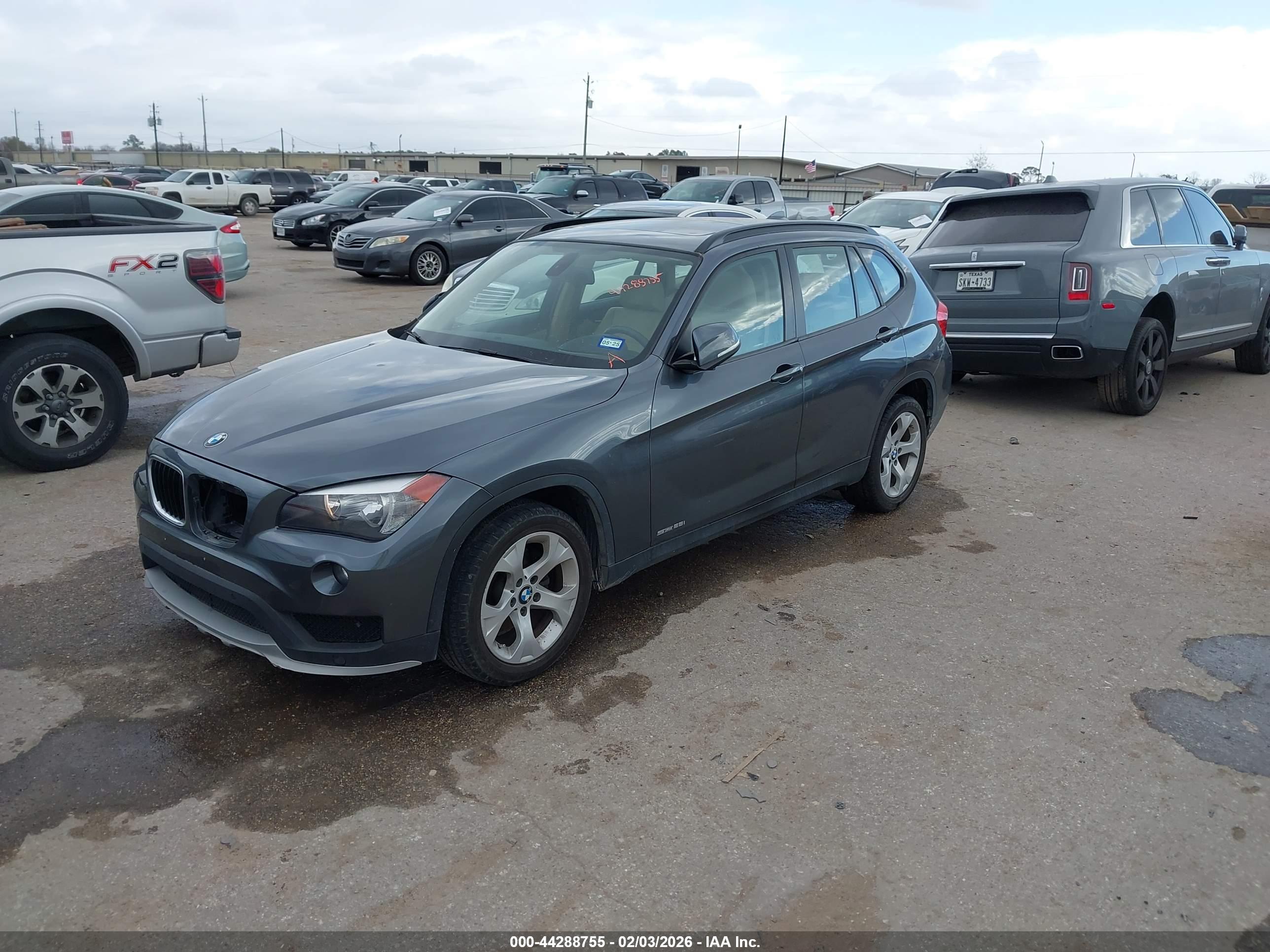 BMW X1 image 2