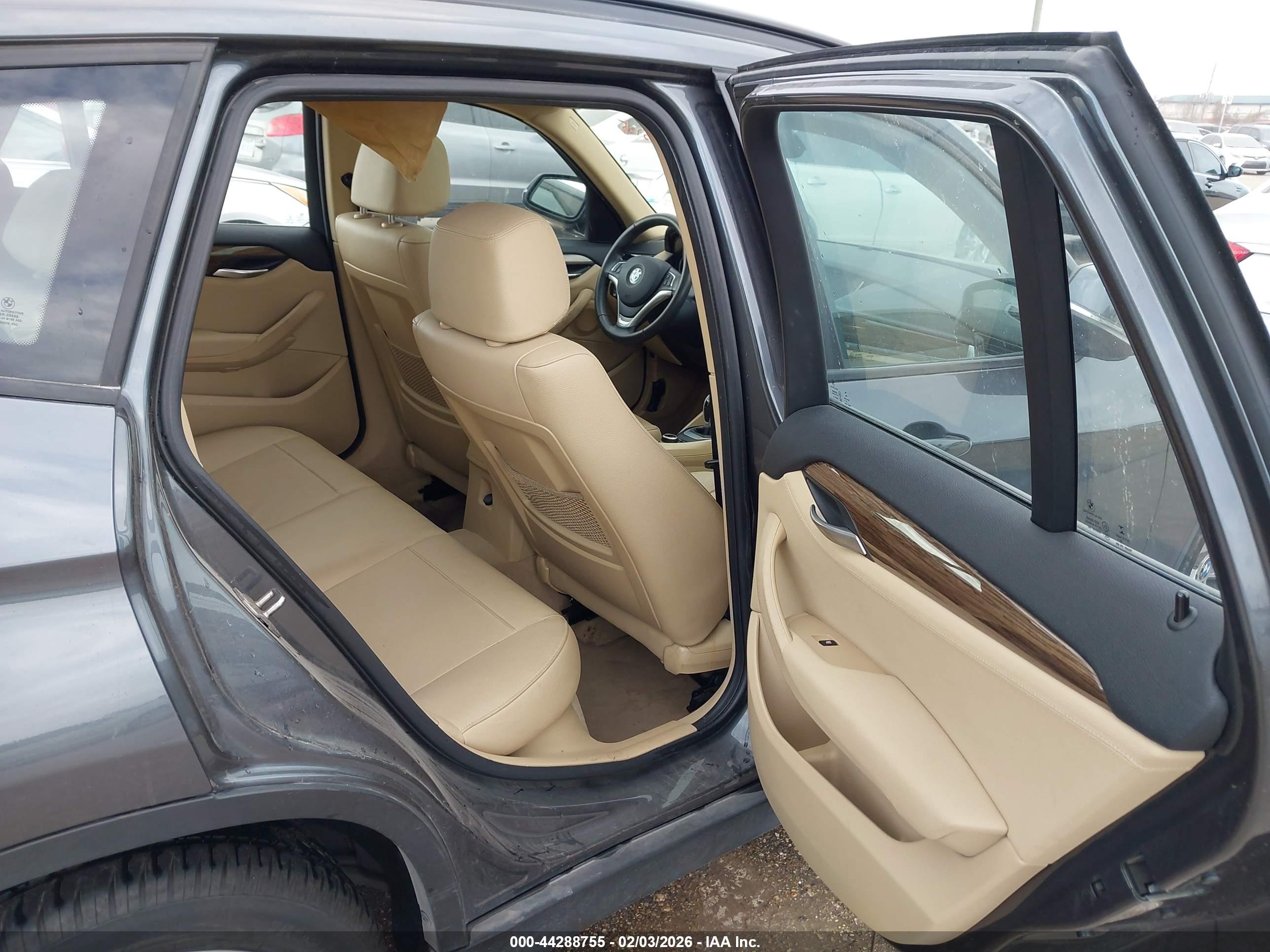 BMW X1 image 8