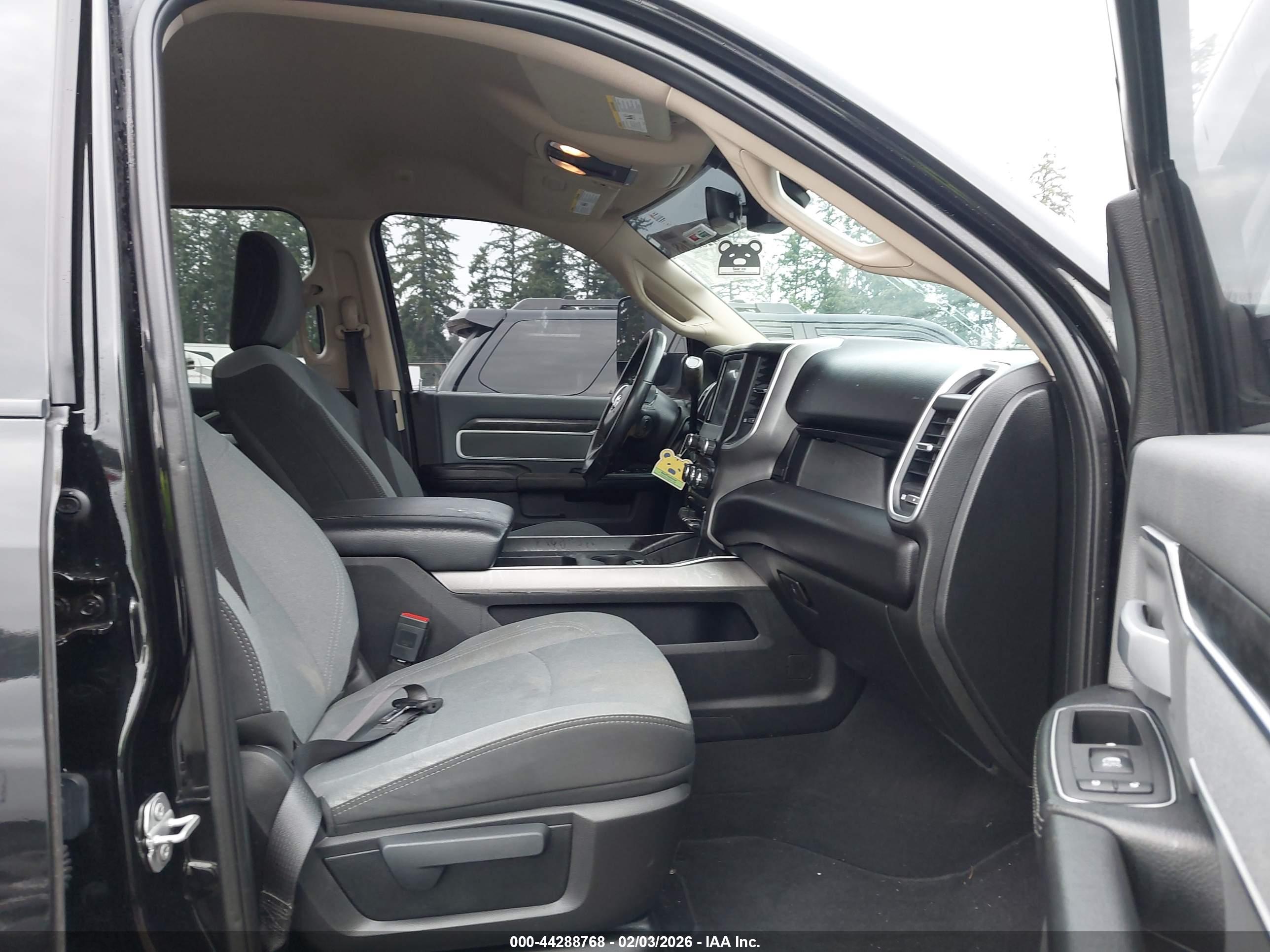 RAM 2500 image 5