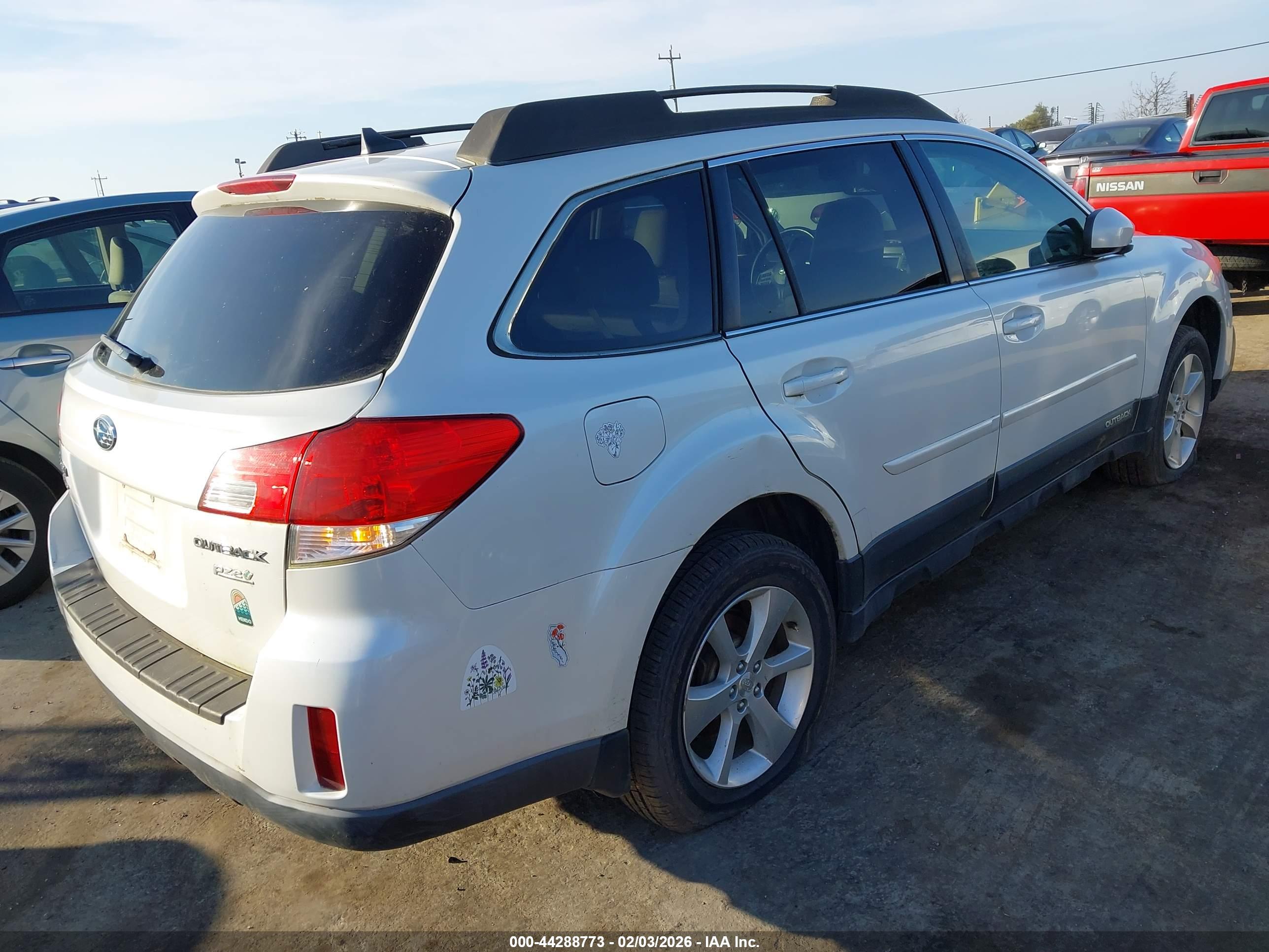 SUBARU OUTBACK image 4