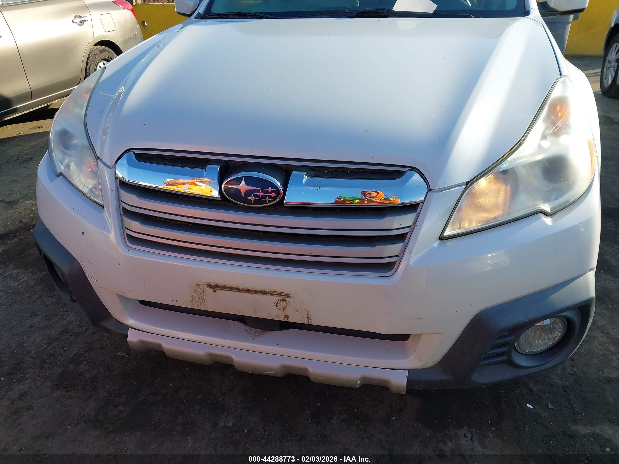 SUBARU OUTBACK image 6