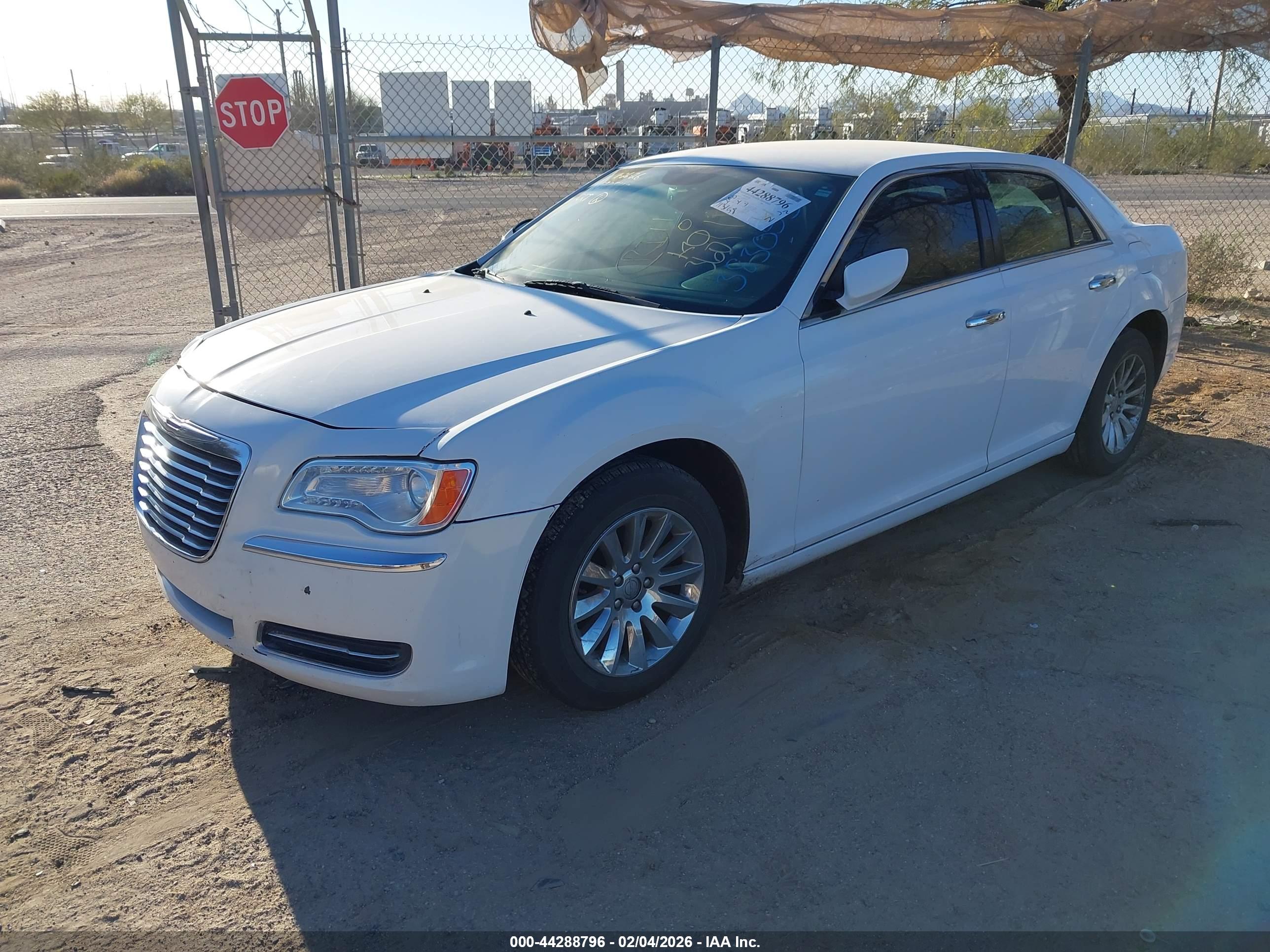 CHRYSLER 300 image 2