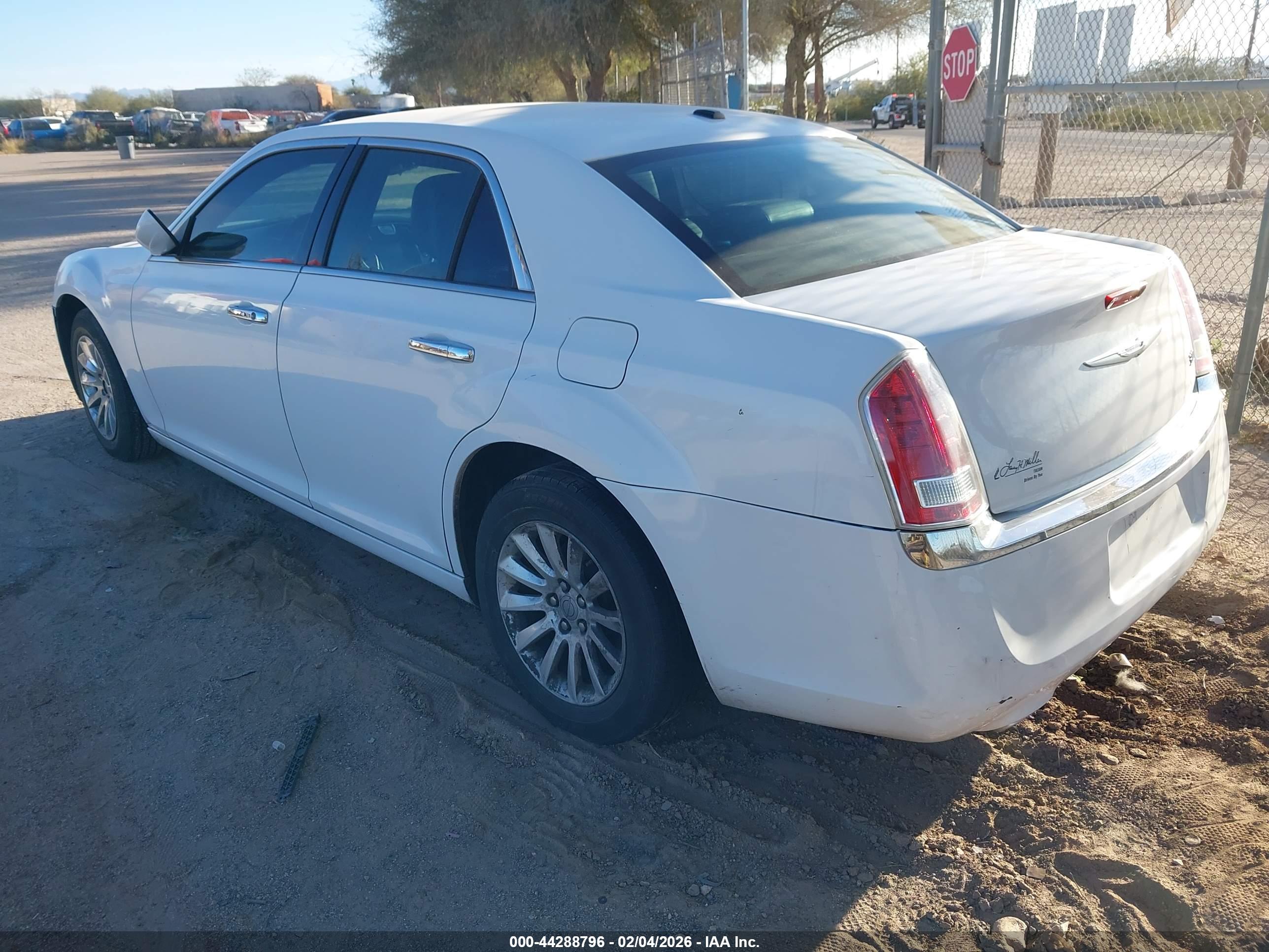CHRYSLER 300 image 3