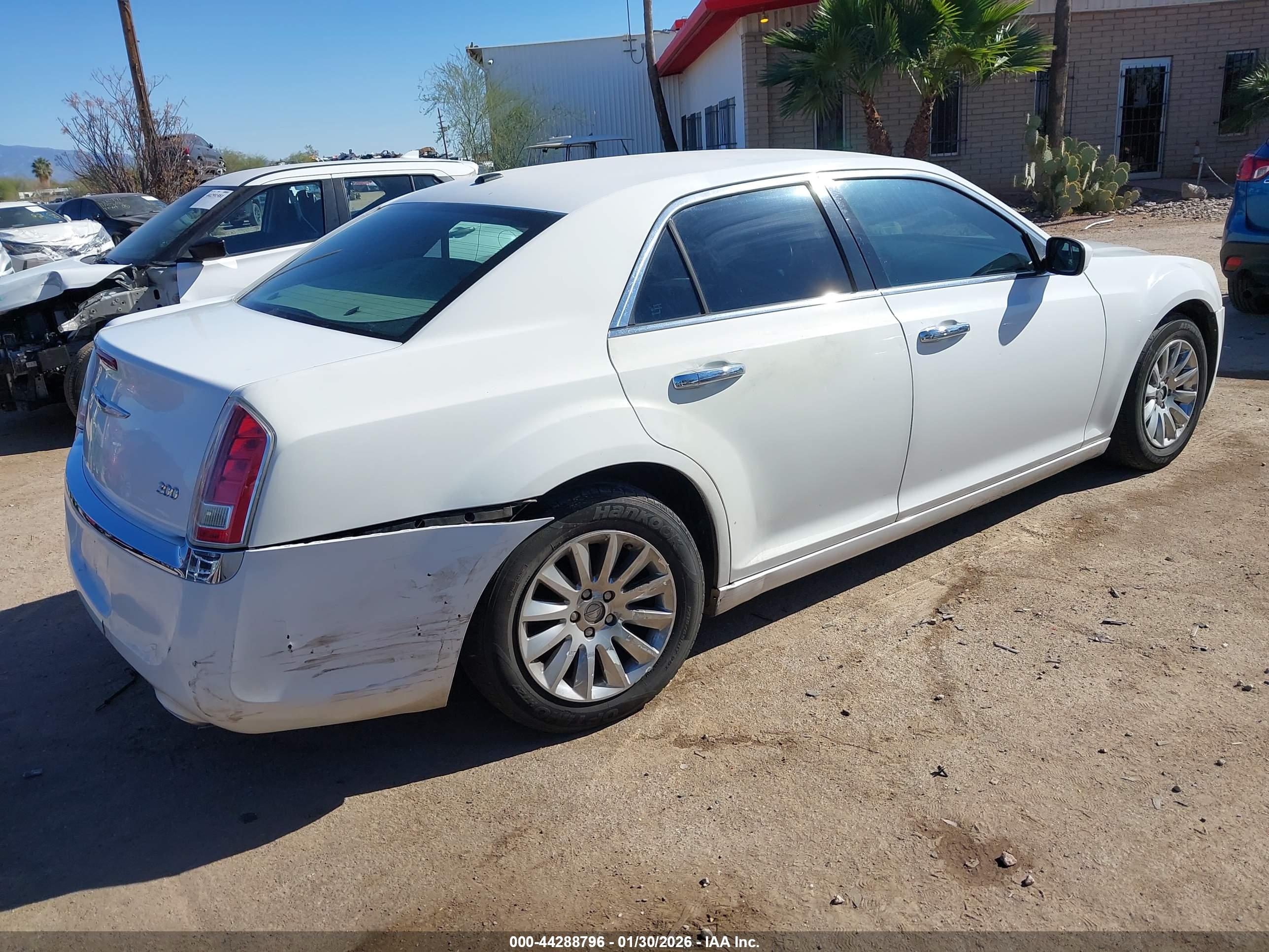 CHRYSLER 300 image 4