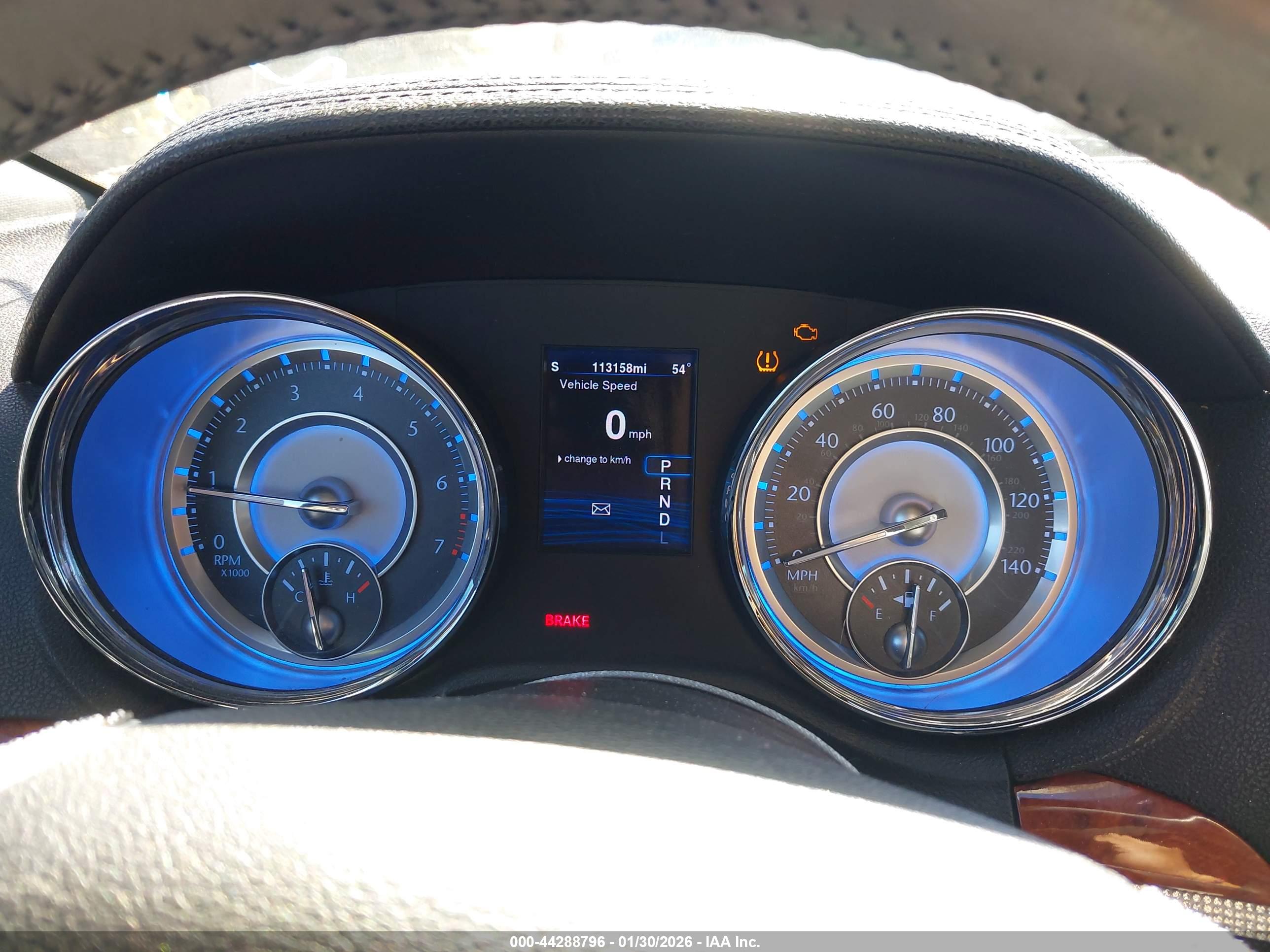 CHRYSLER 300 image 7