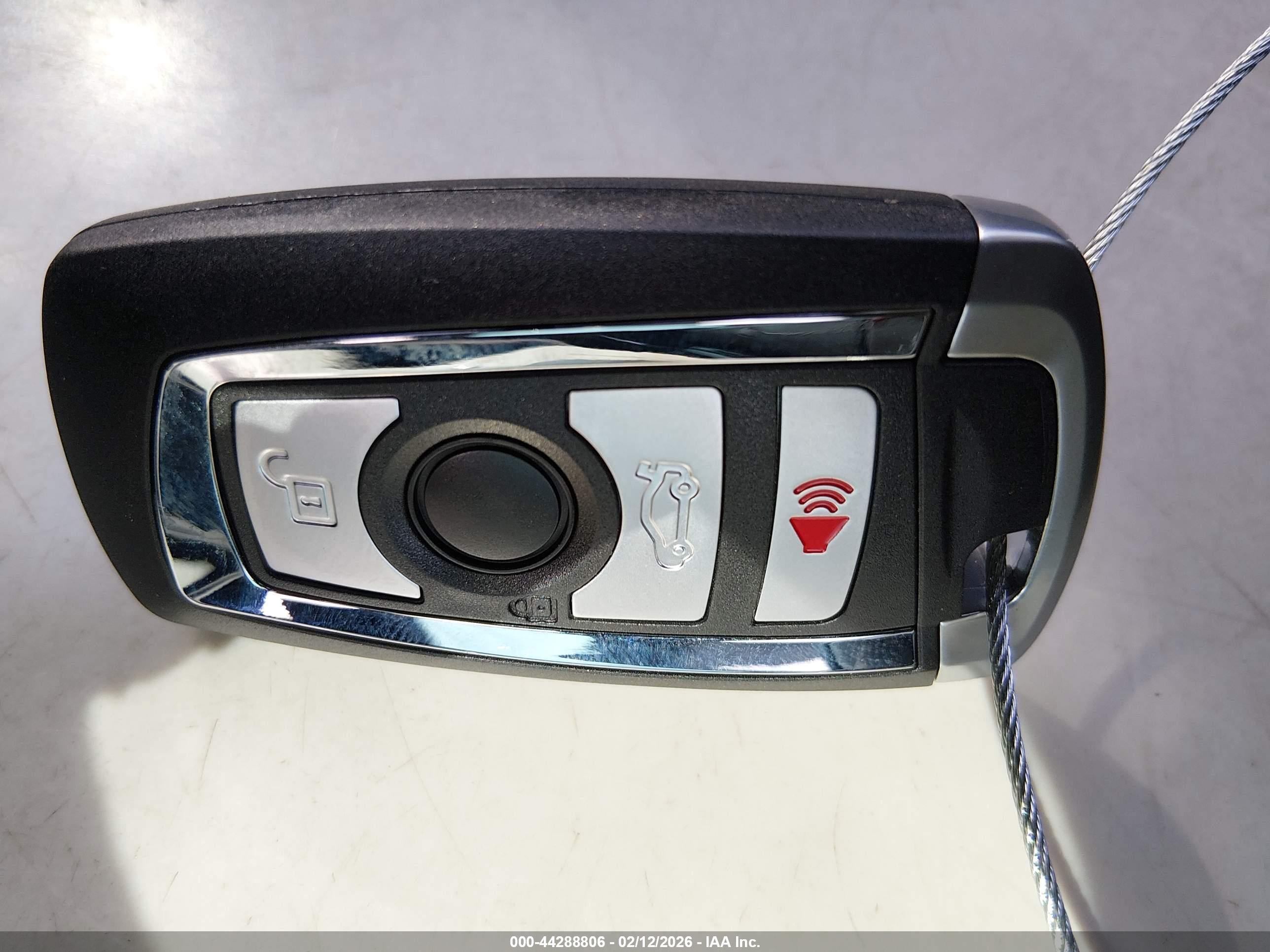 BMW 550I image 11