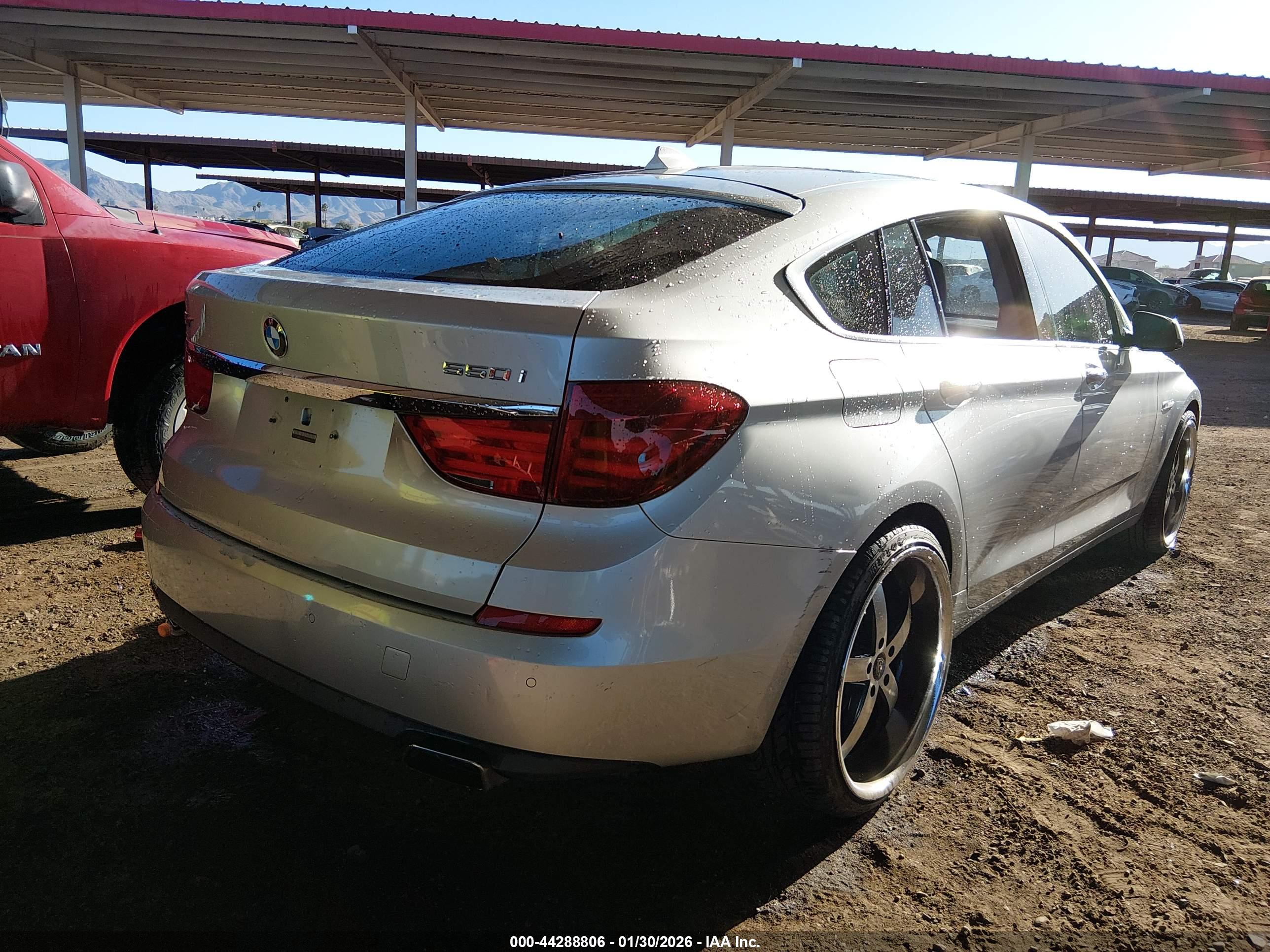 BMW 550I image 4