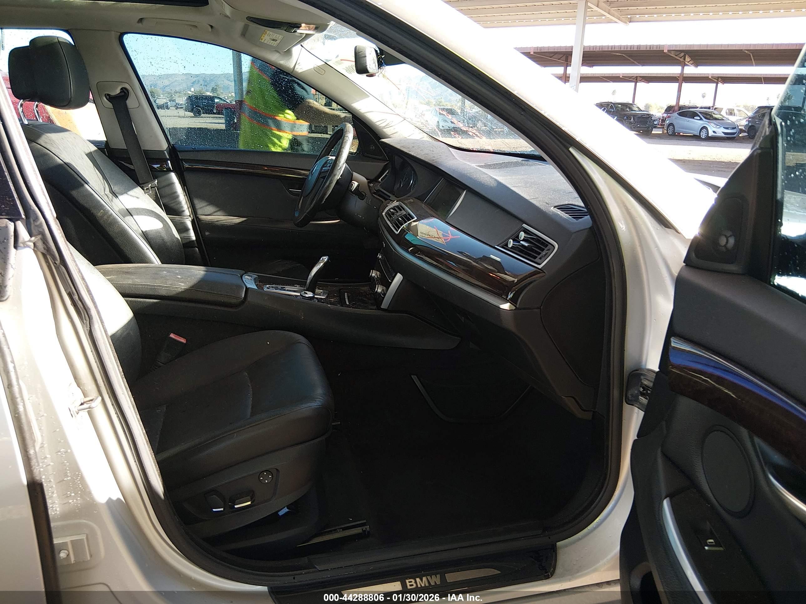 BMW 550I image 5