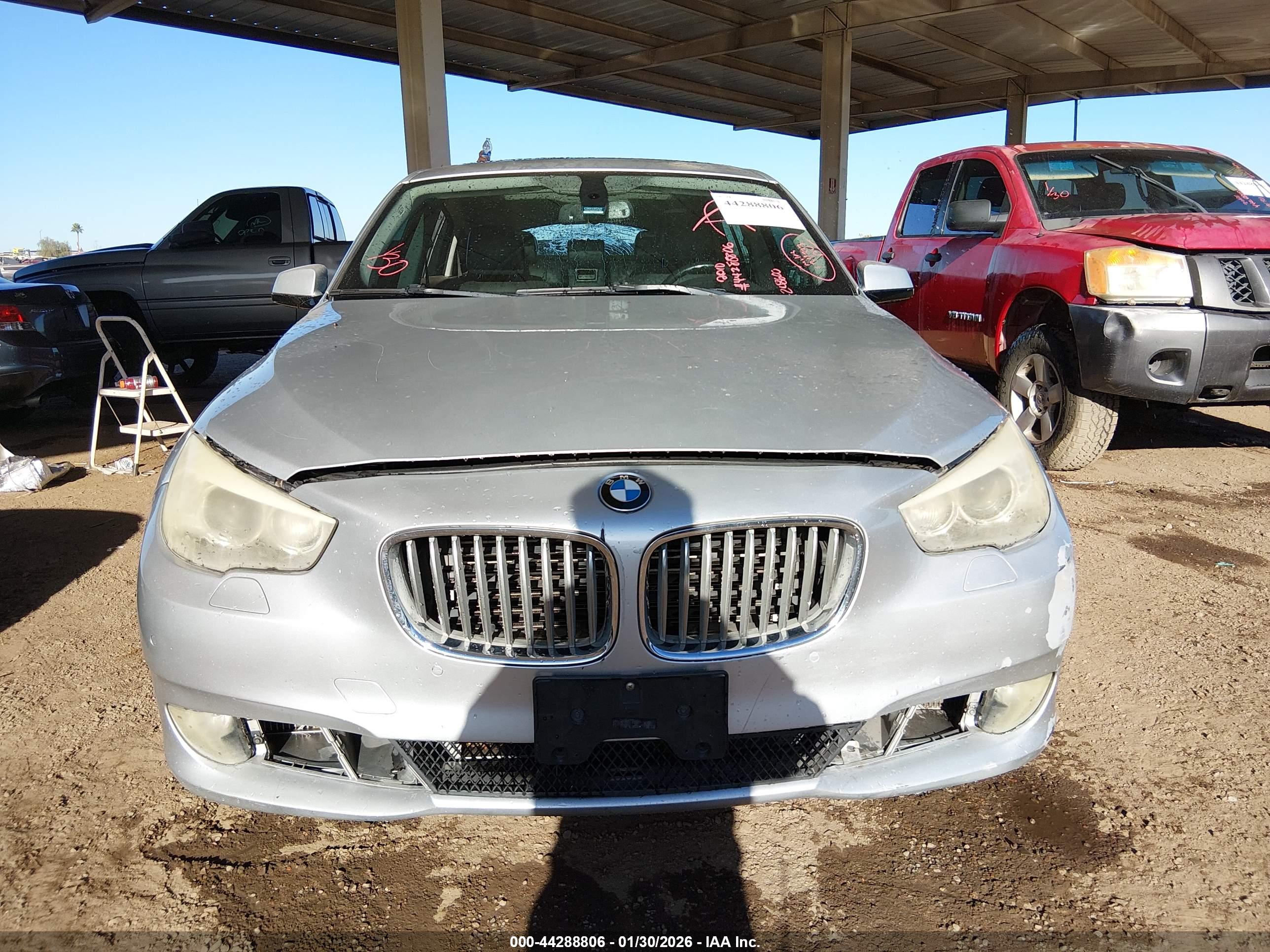 BMW 550I image 6