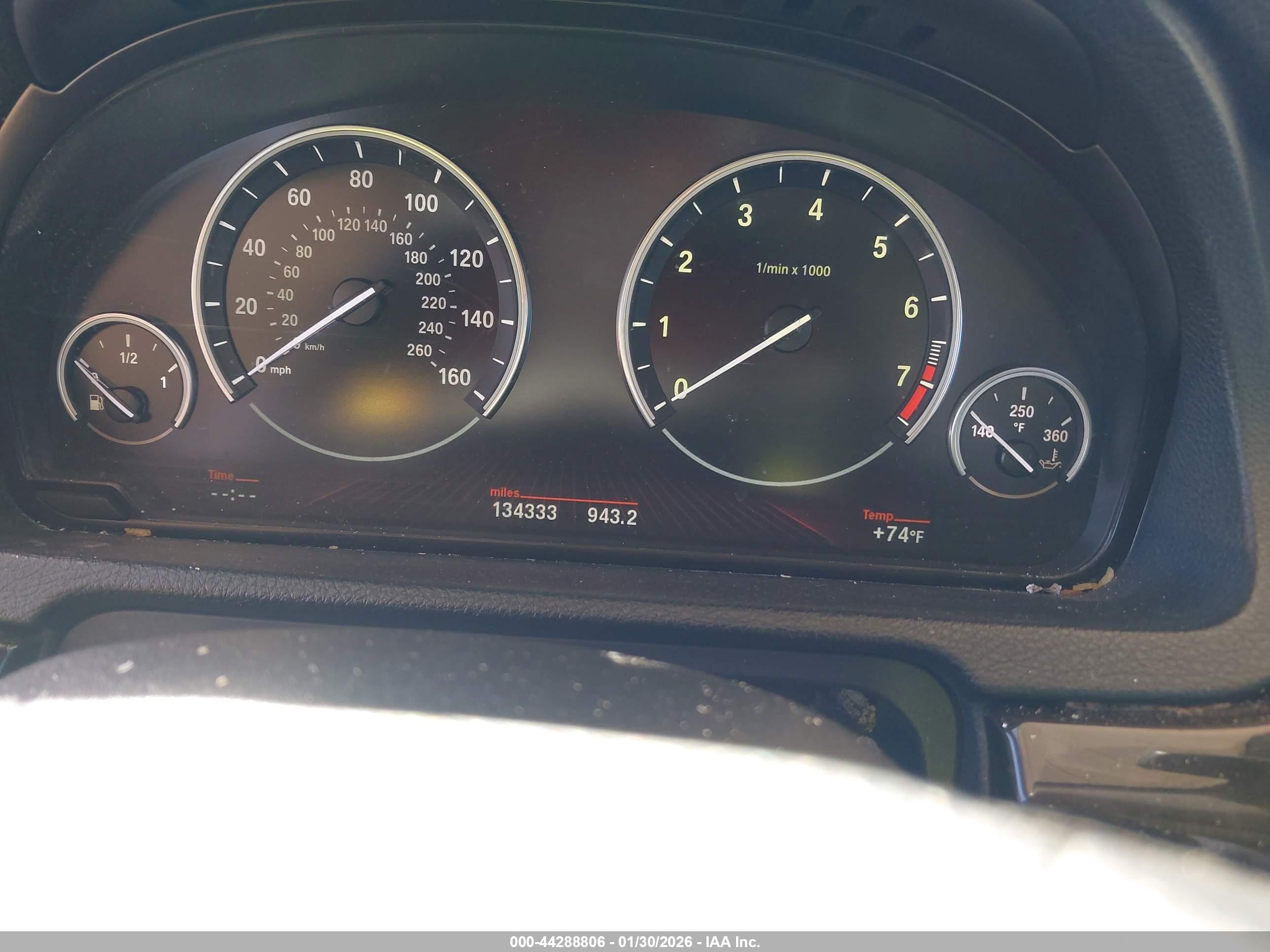 BMW 550I image 7