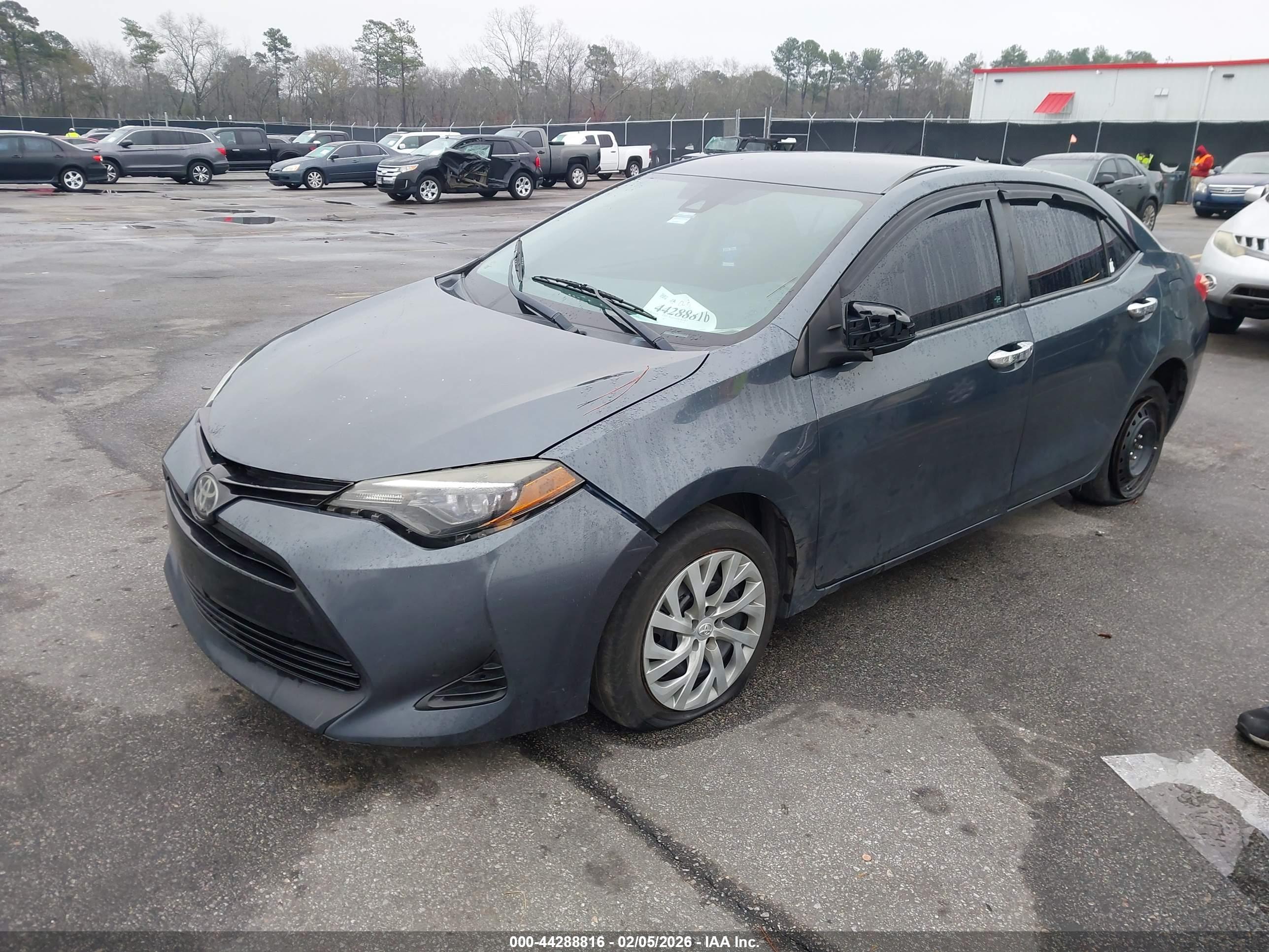 TOYOTA COROLLA image 2