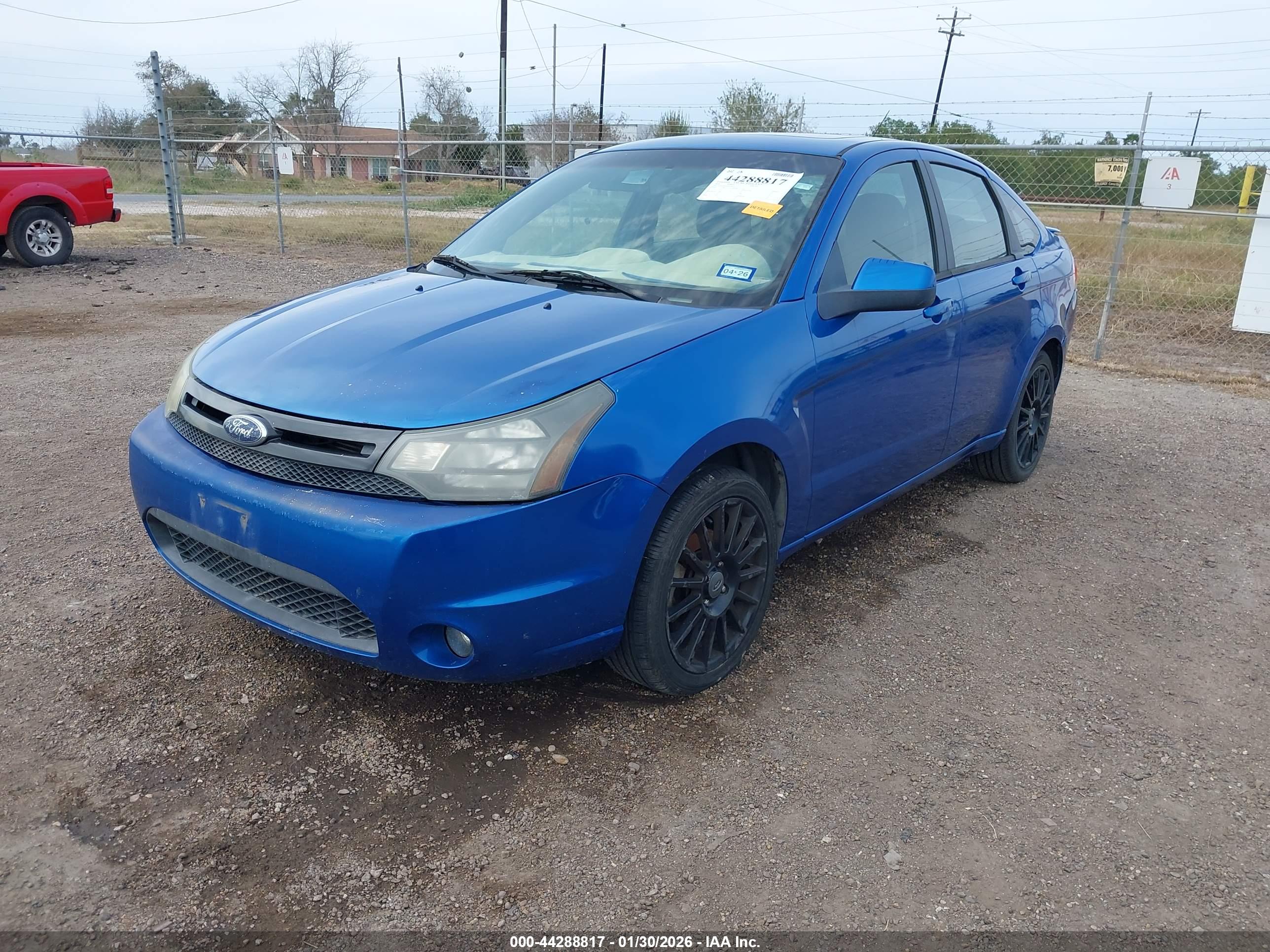 FORD FOCUS image 2