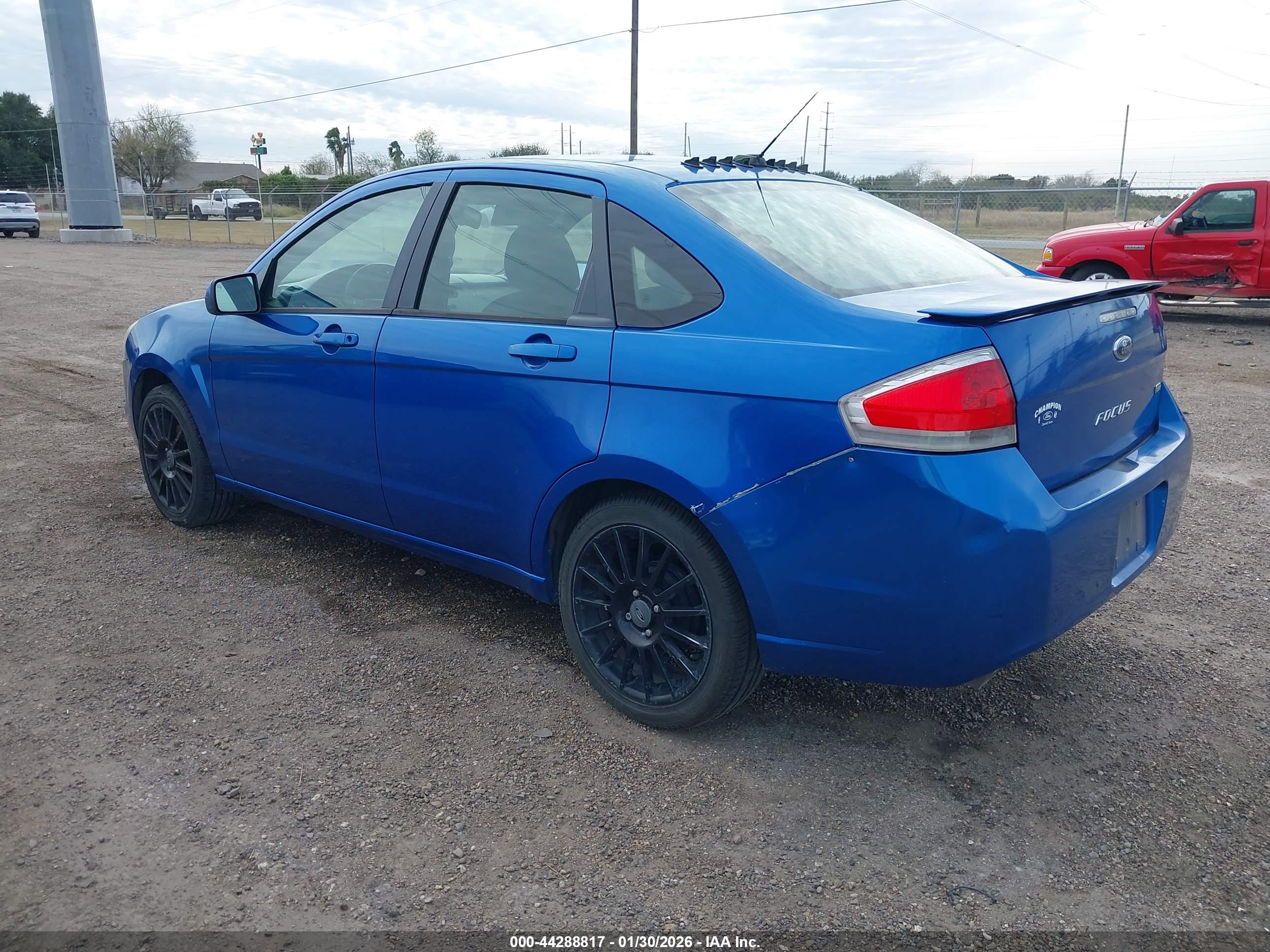 FORD FOCUS image 3
