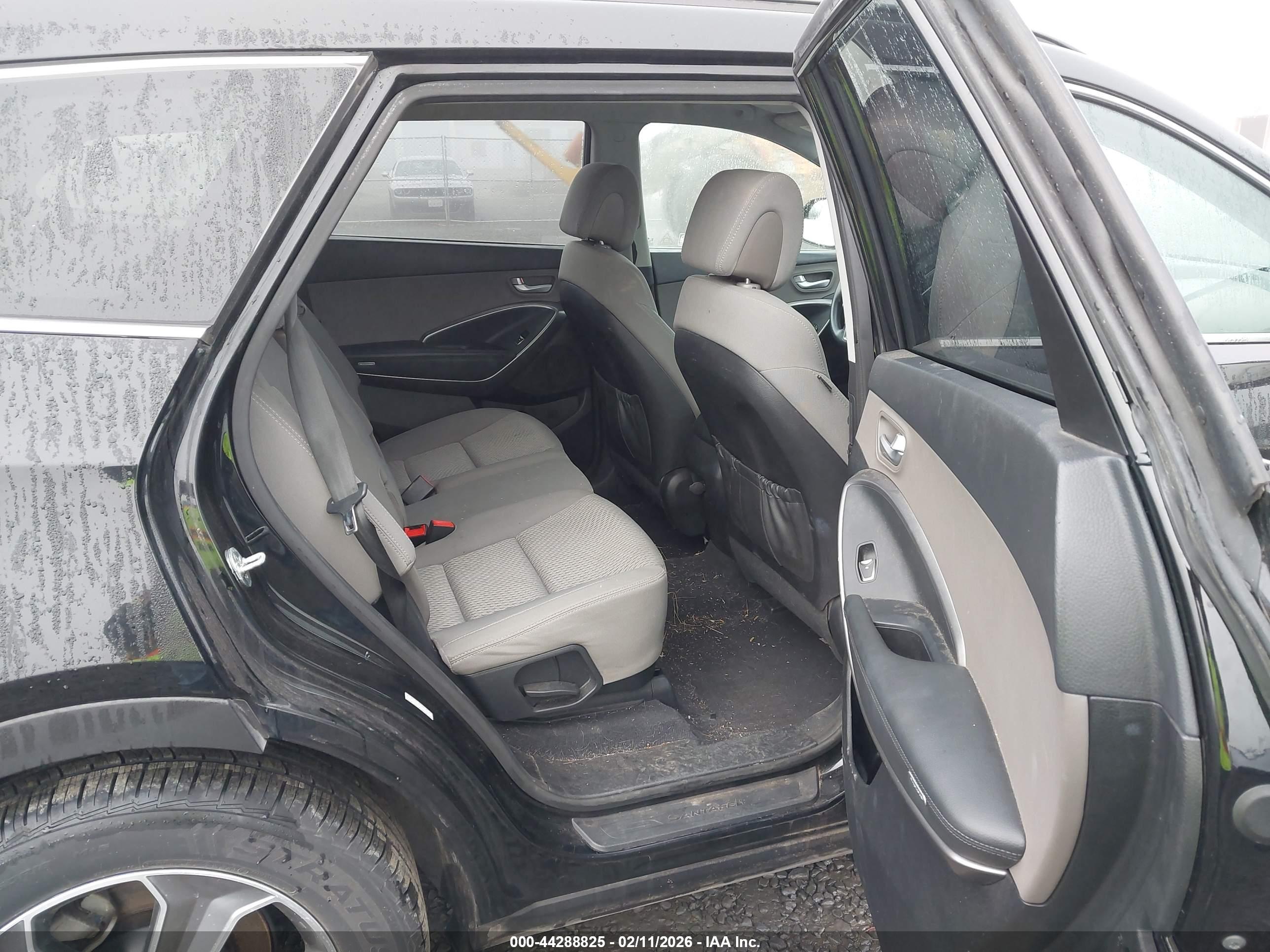 HYUNDAI SANTA image 8