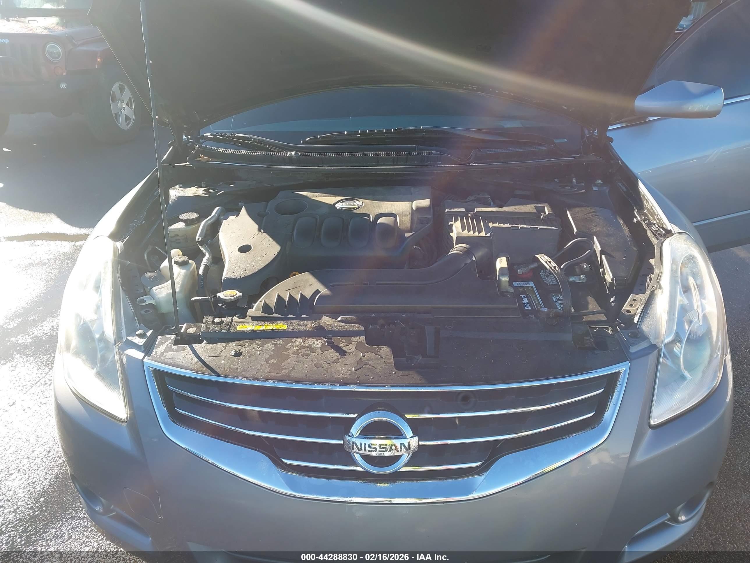 NISSAN ALTIMA image 10