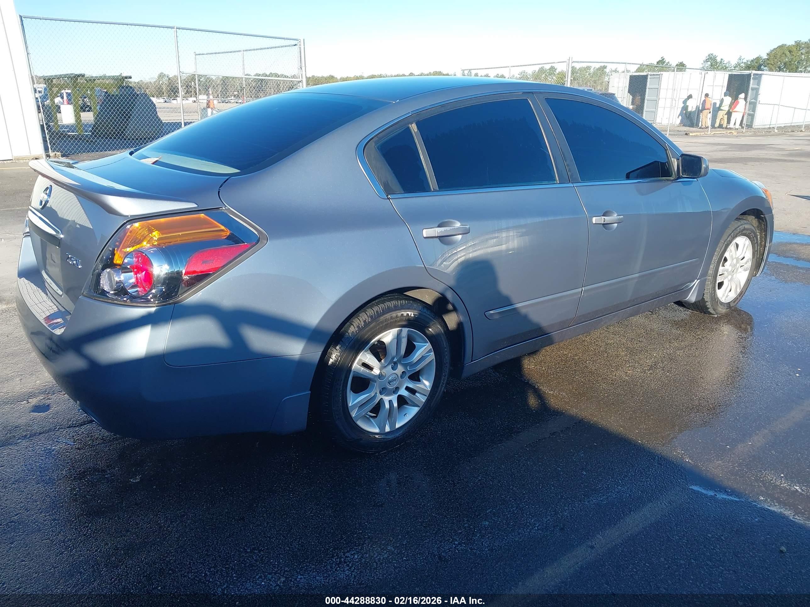 NISSAN ALTIMA image 4