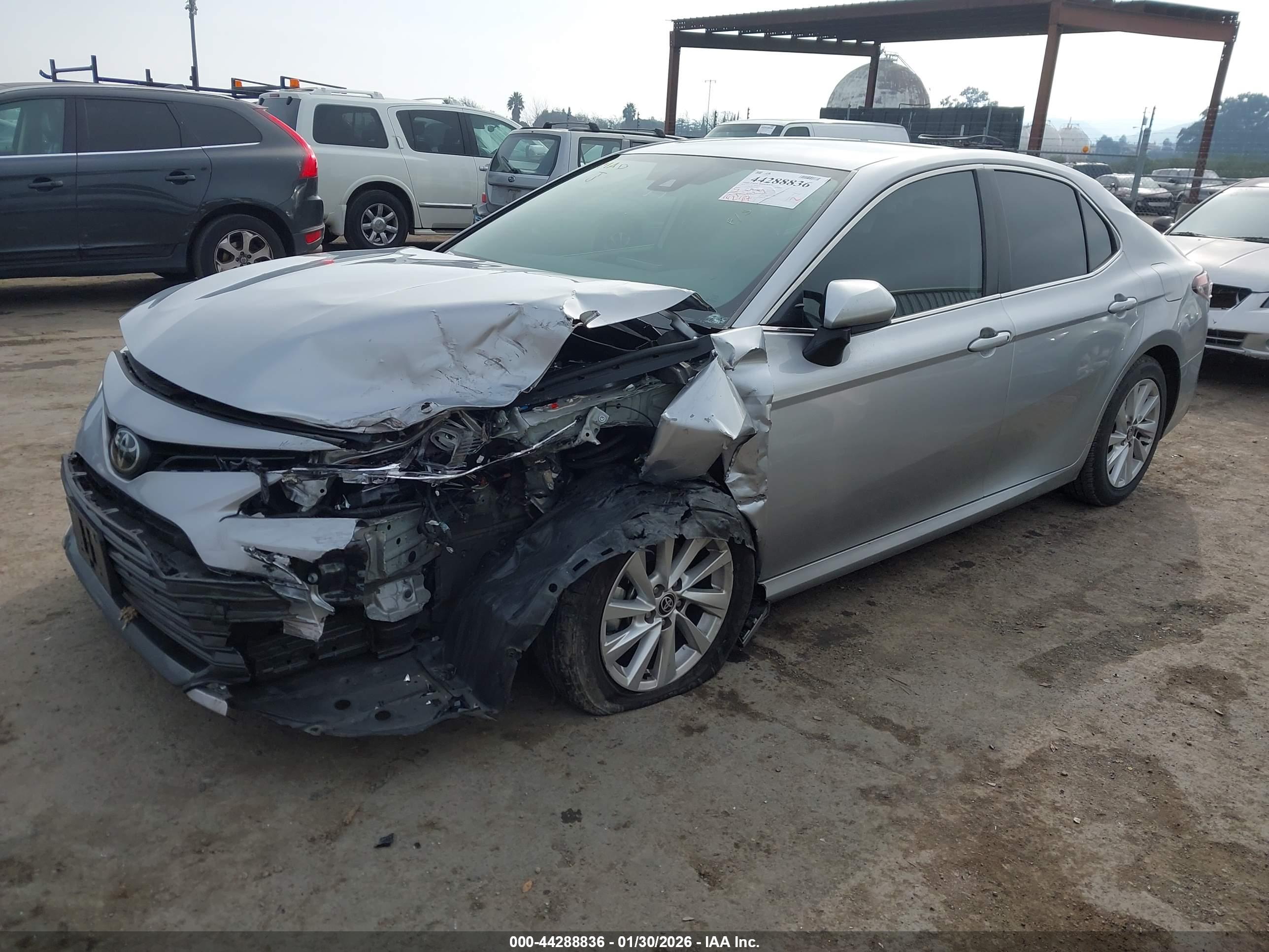 TOYOTA CAMRY image 2
