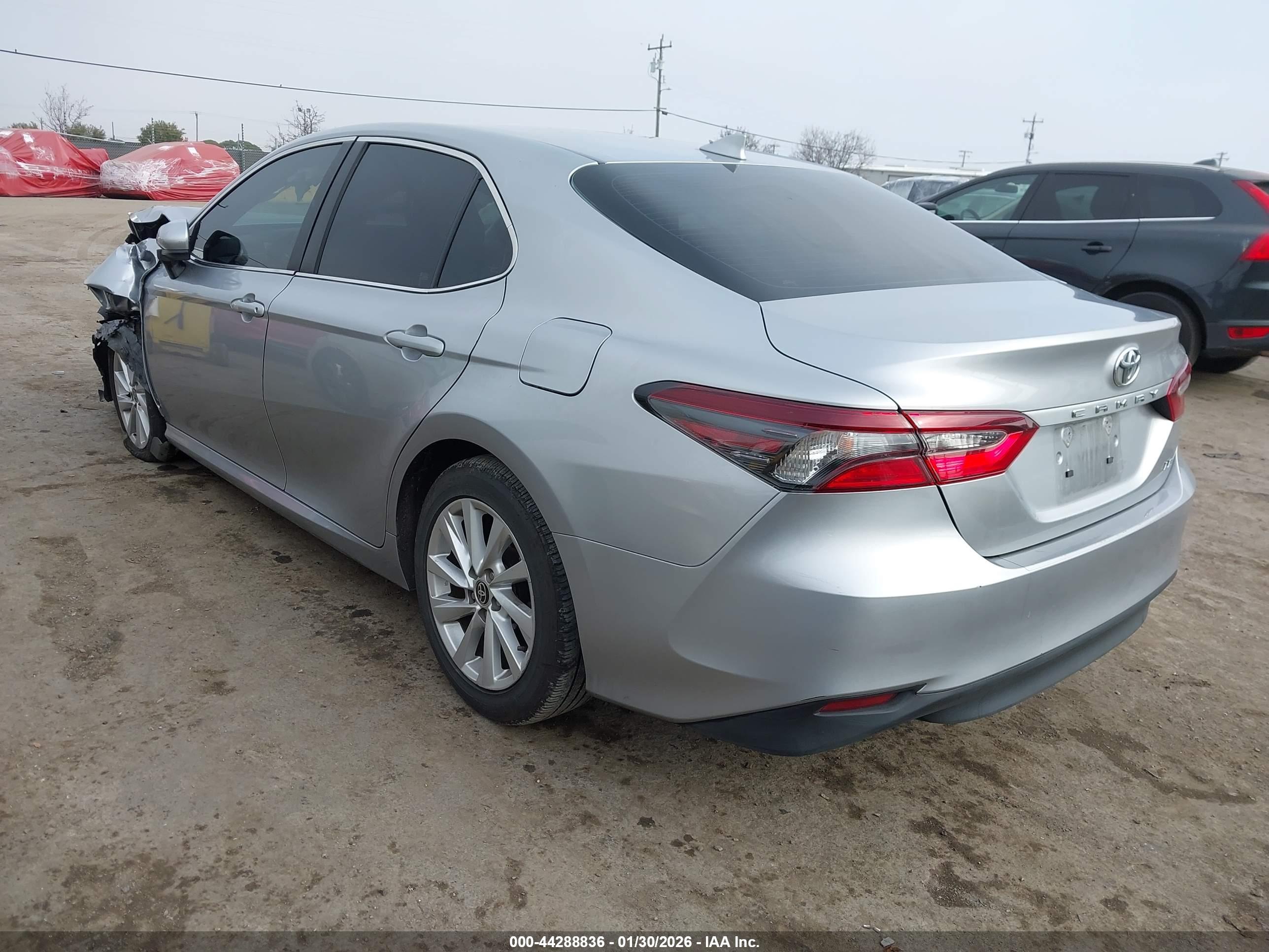 TOYOTA CAMRY image 3