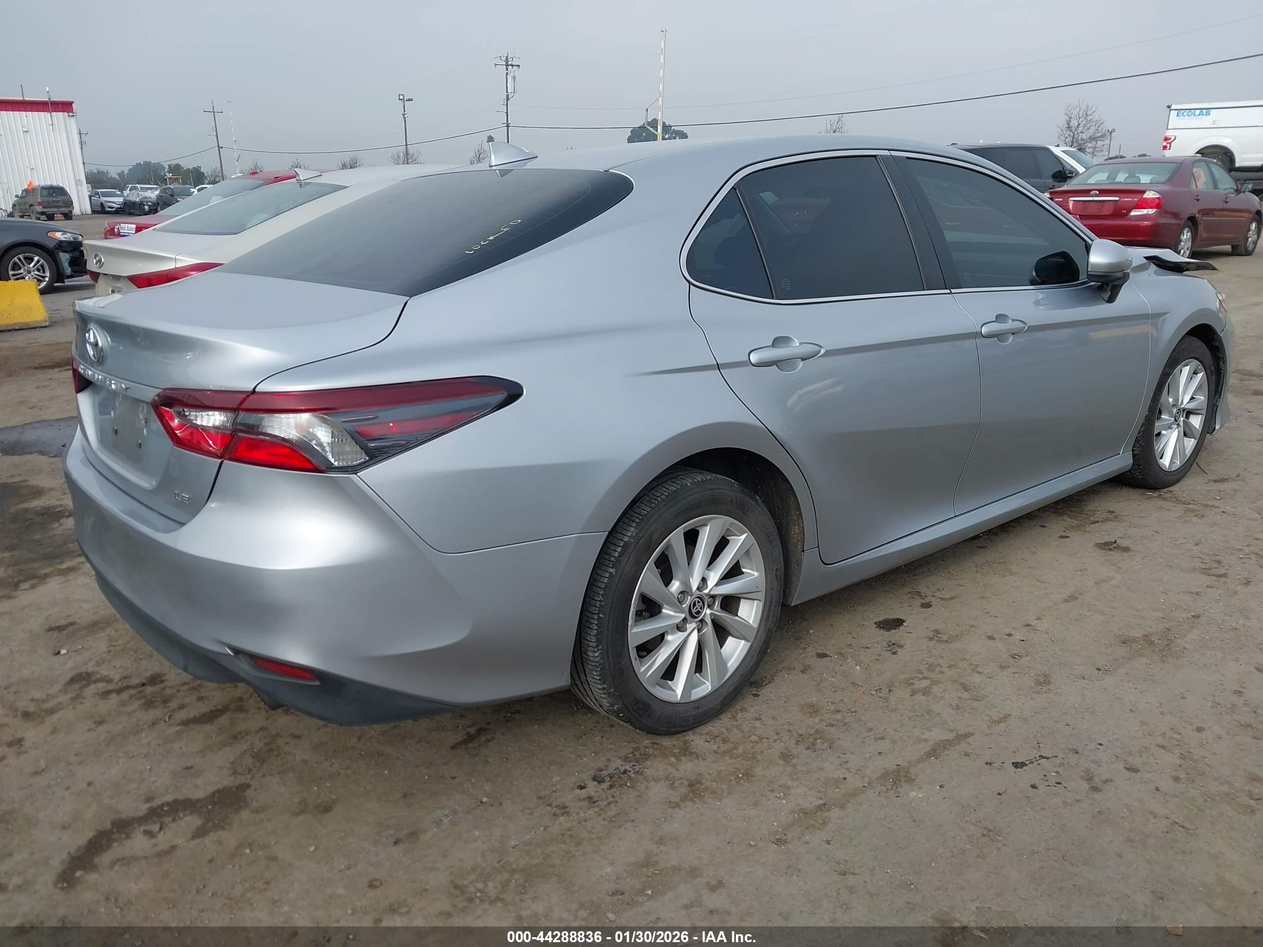 TOYOTA CAMRY image 4