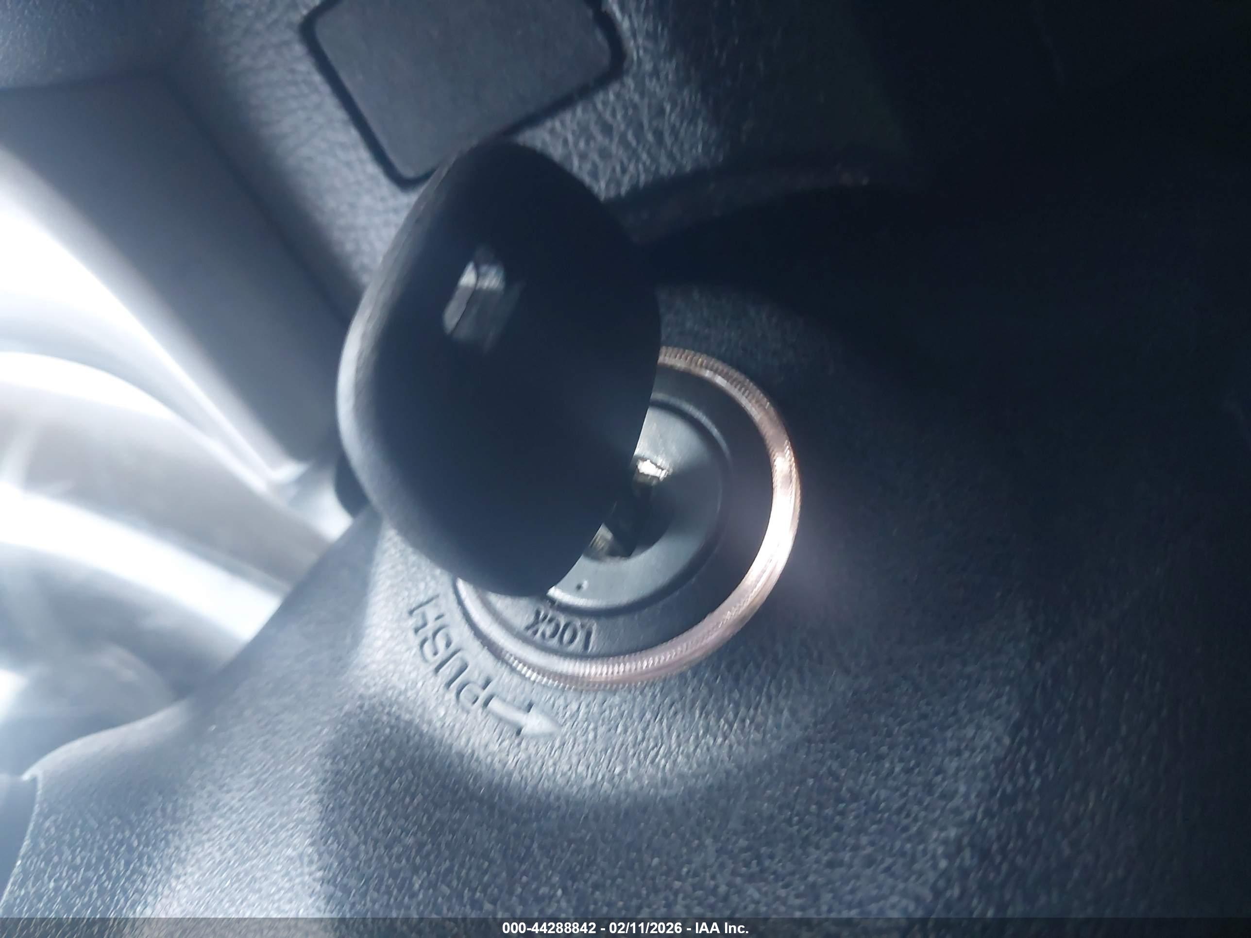 TOYOTA RAV4 image 11