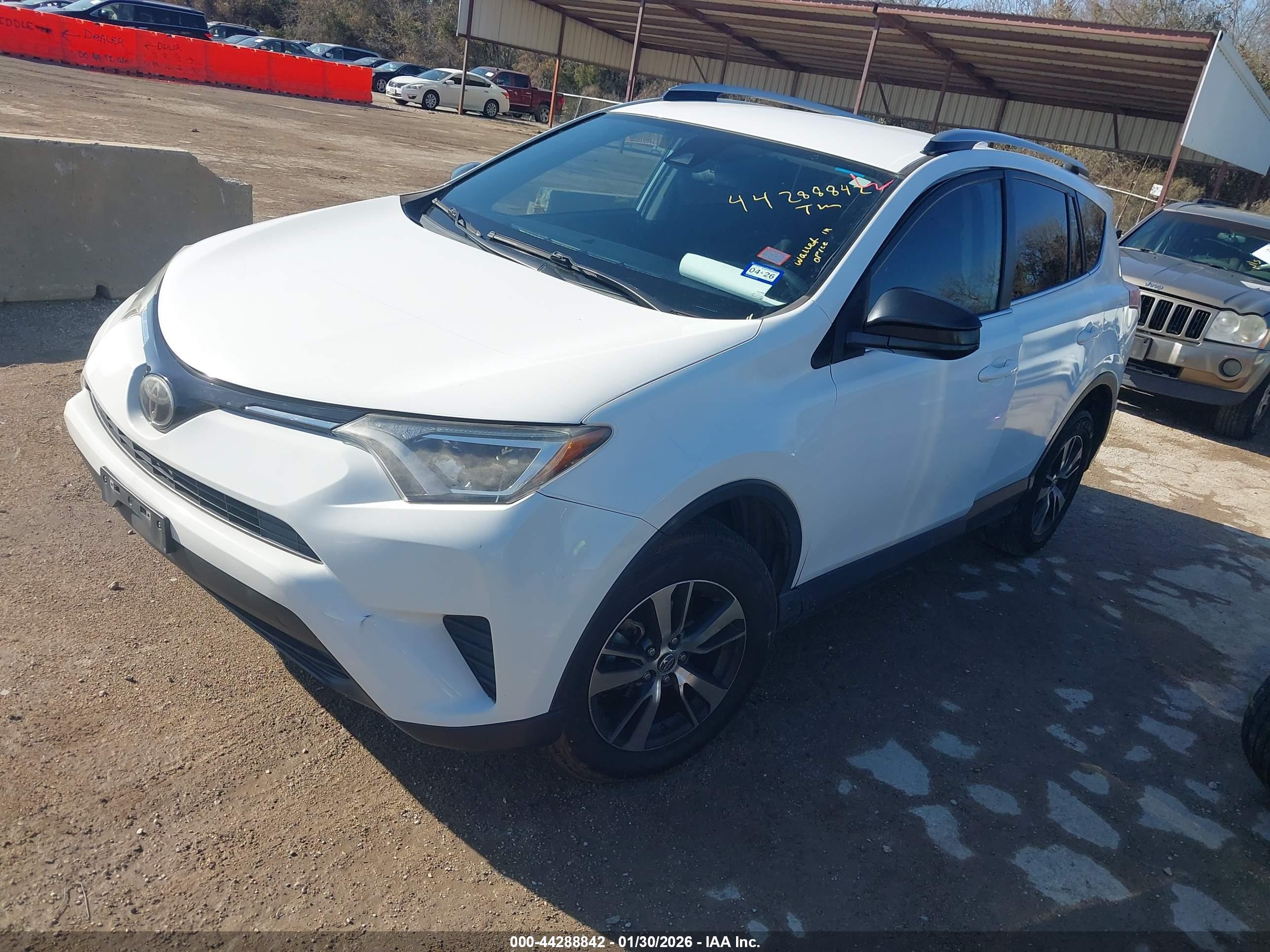 TOYOTA RAV4 image 2
