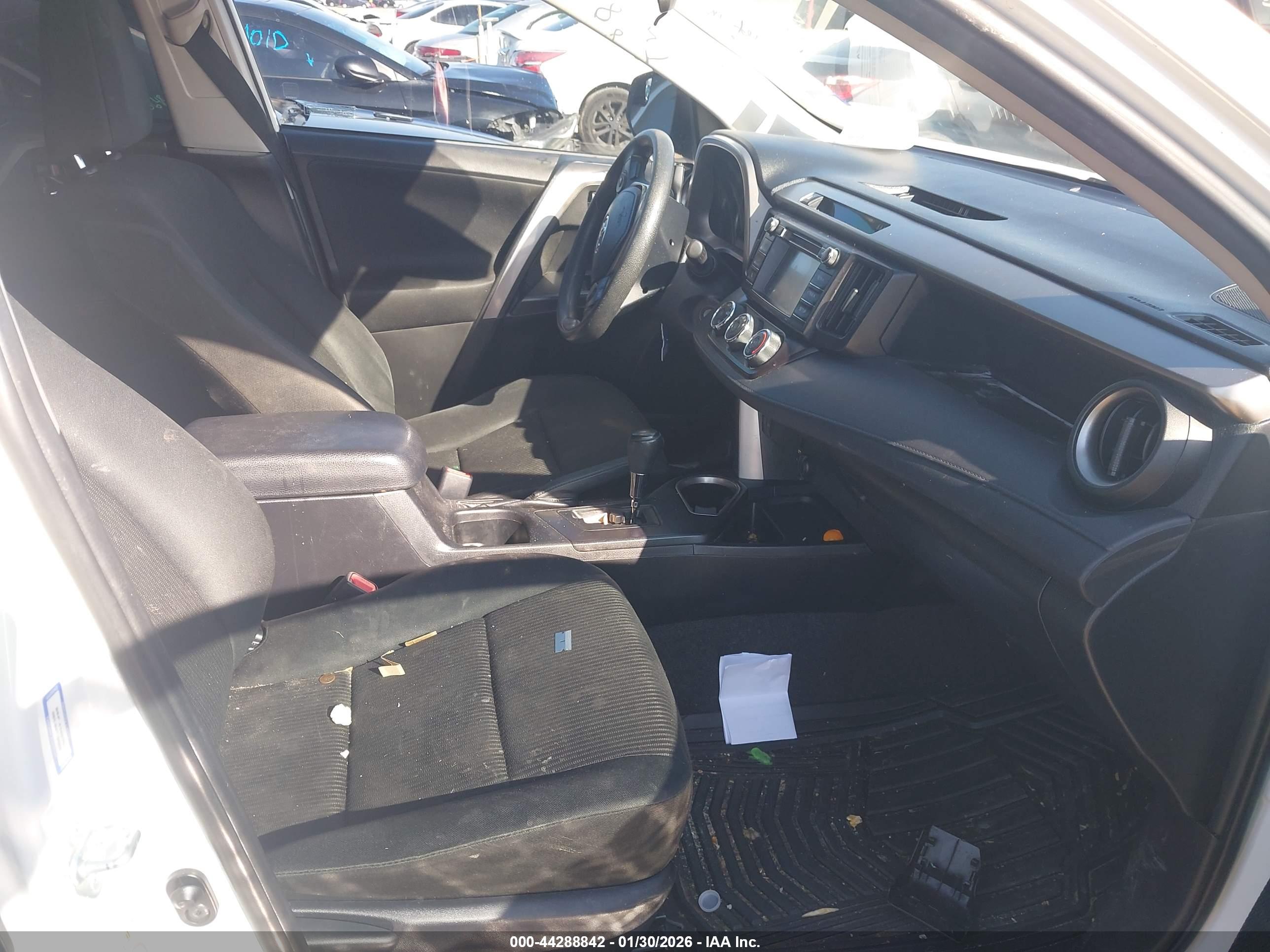TOYOTA RAV4 image 5