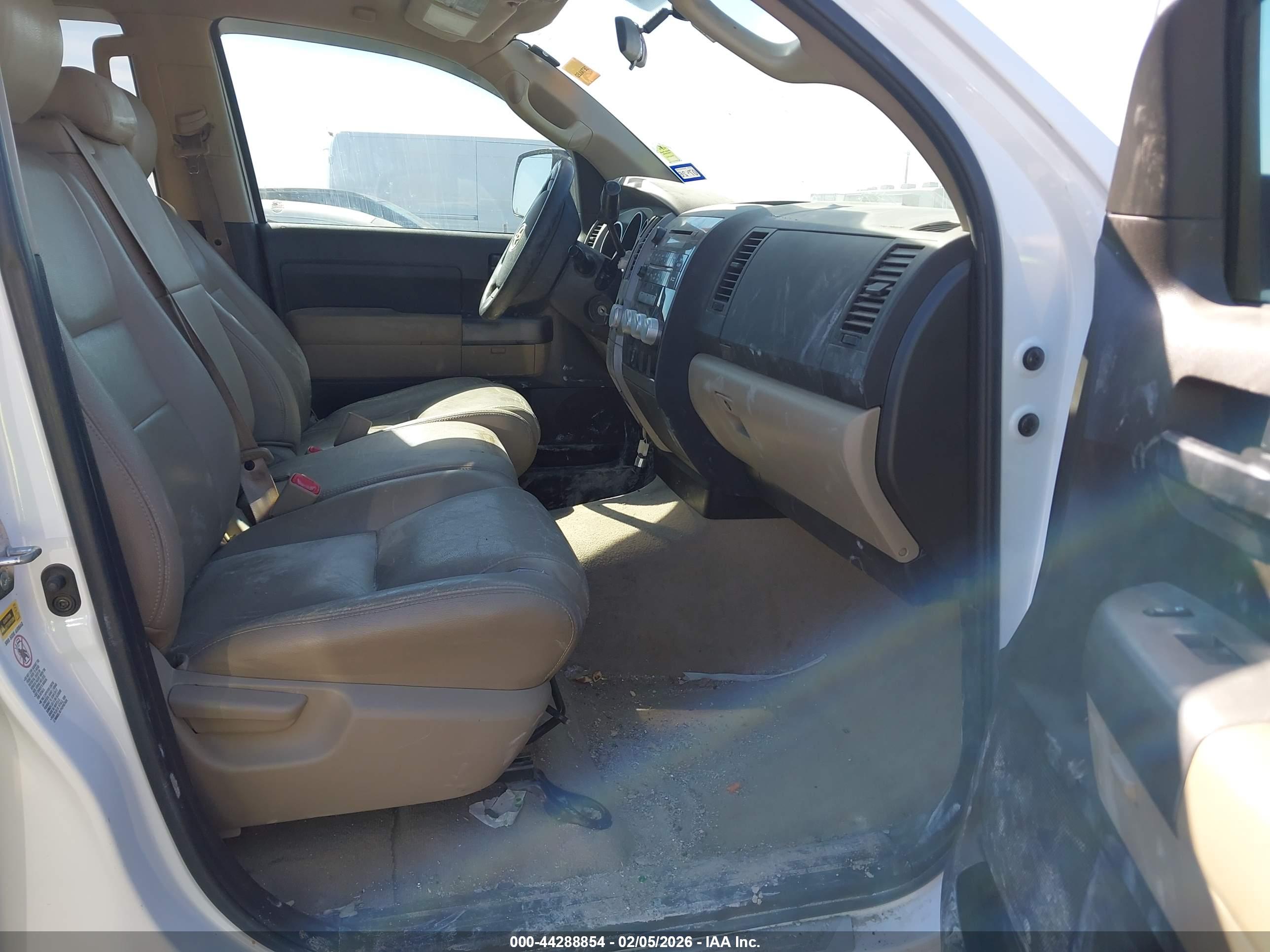 TOYOTA TUNDRA image 5