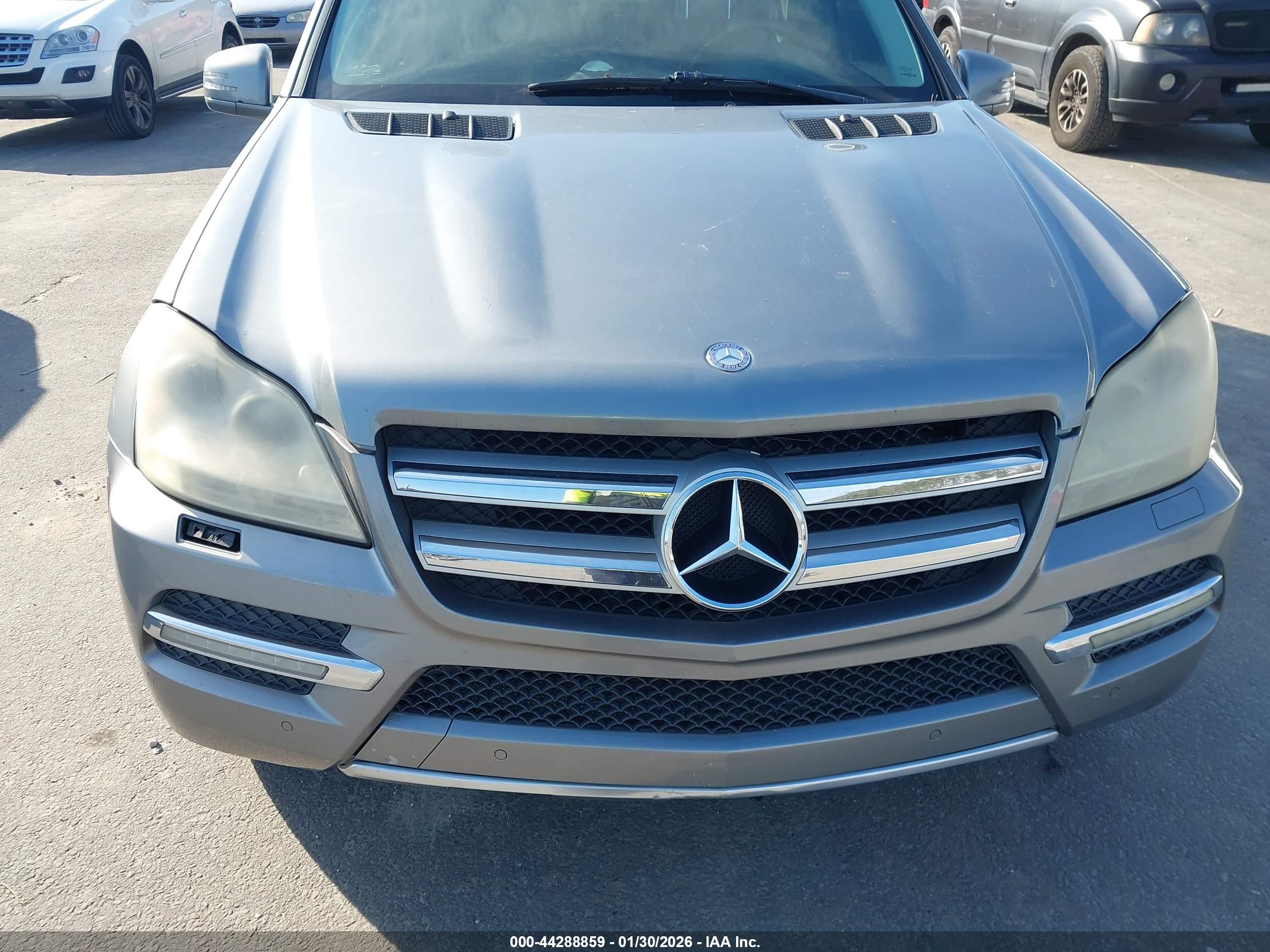 MERCEDES-BENZ GL image 6